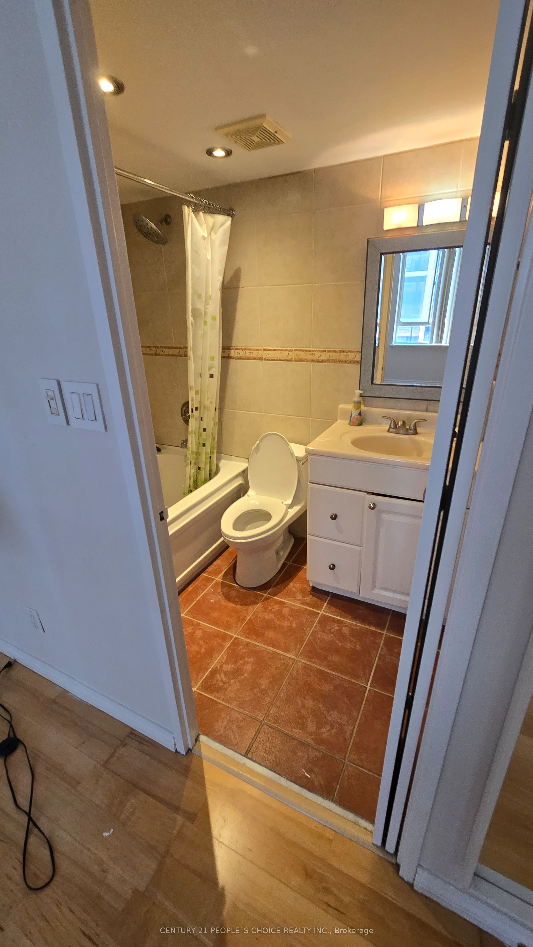 633 Bay Street 2604 Property Photo 8