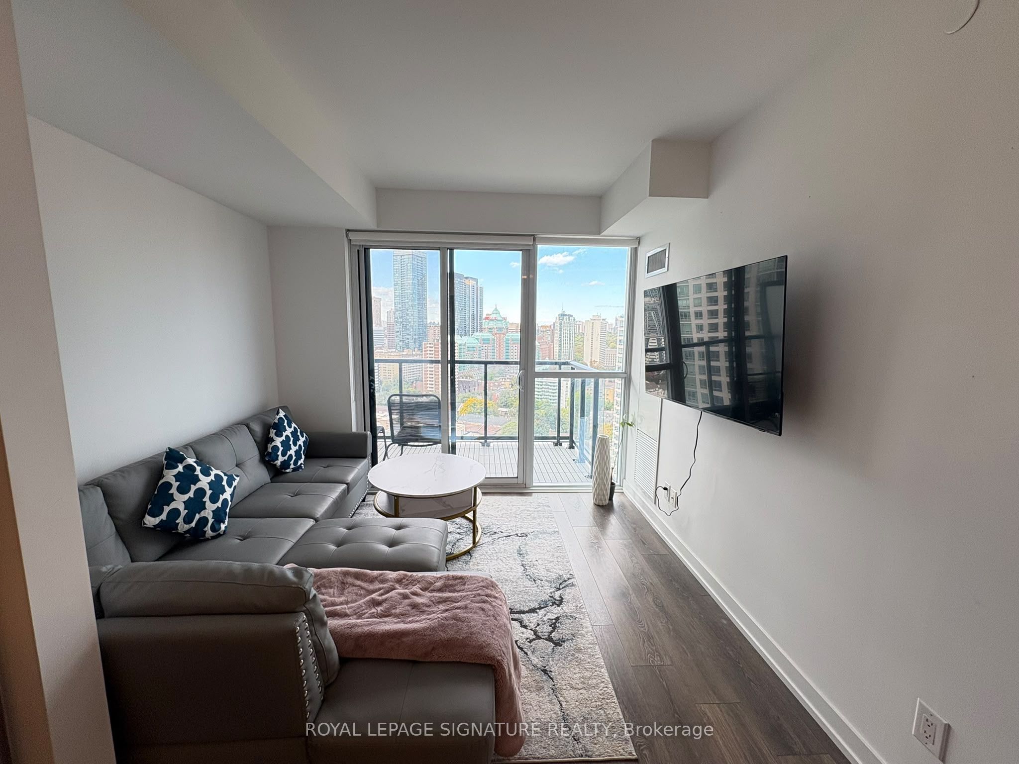 159 Wellesley Street 2210 Property Photo 4