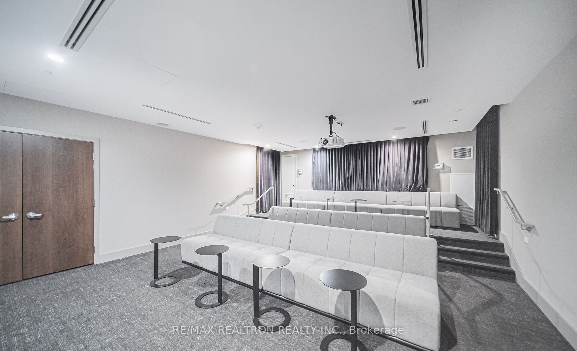 38 Iannuzzi Street 1503 Property Photo 23