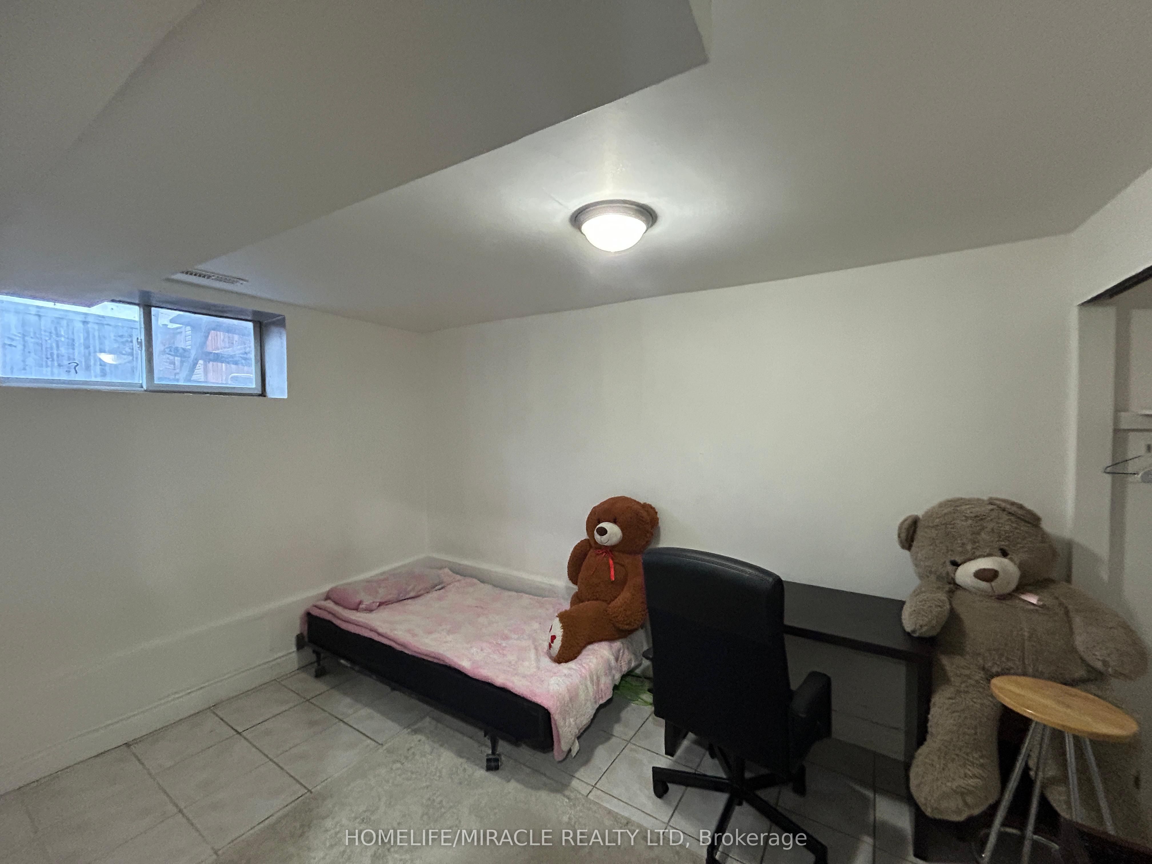 568 Oakwood Avenue Basement Property Photo 4