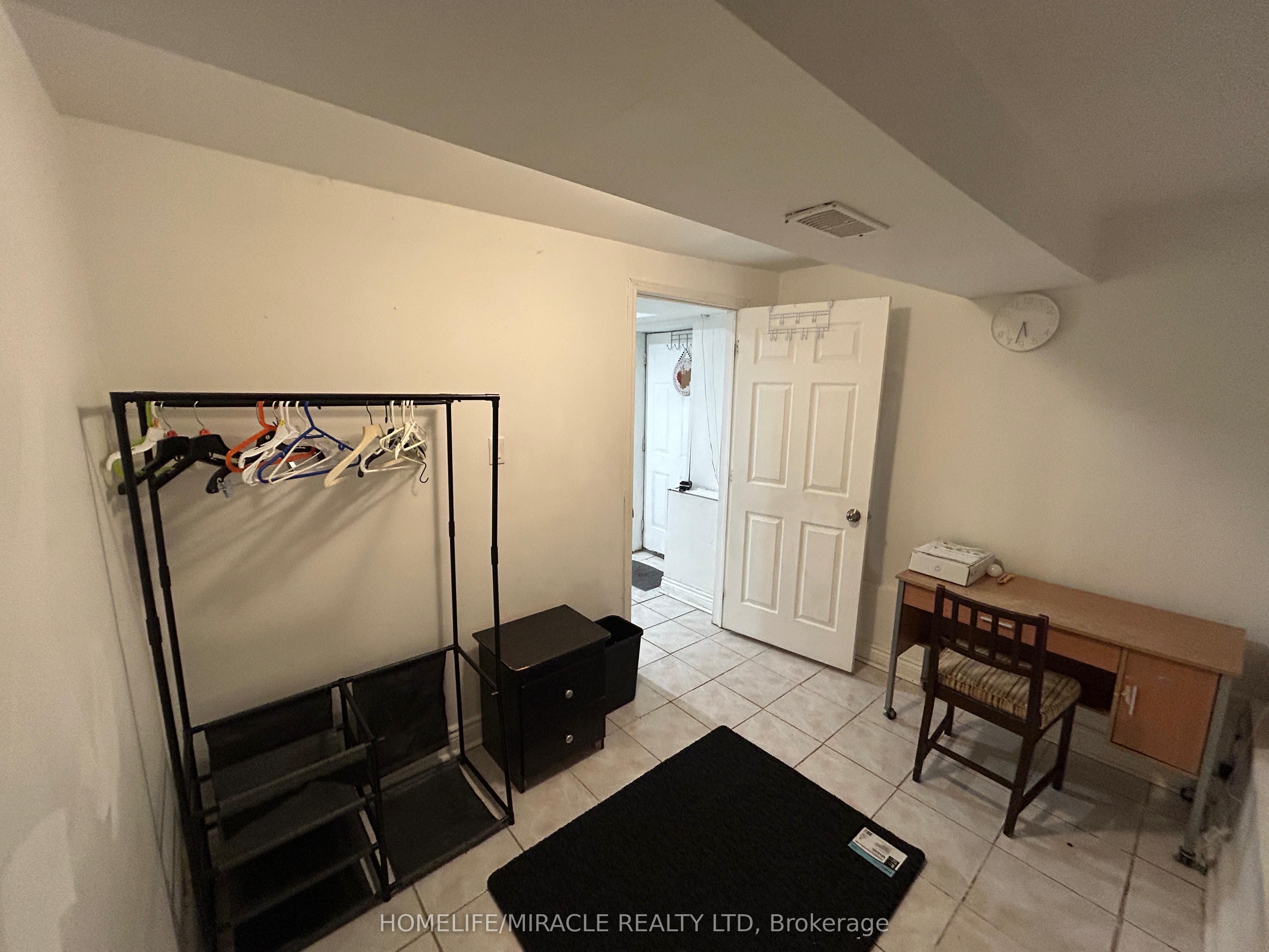 568 Oakwood Avenue Basement Property Photo 10