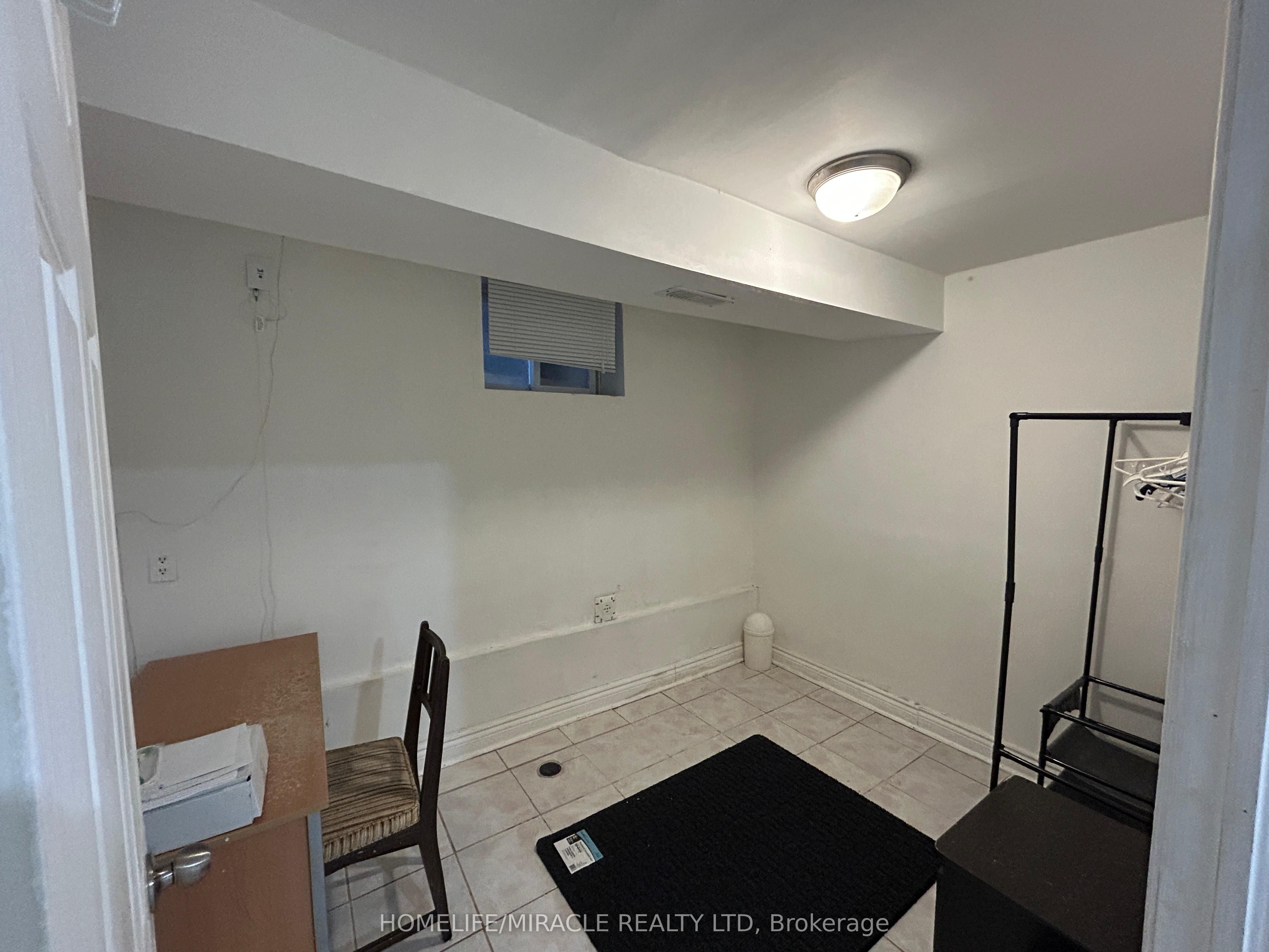 568 Oakwood Avenue Basement Property Photo 11