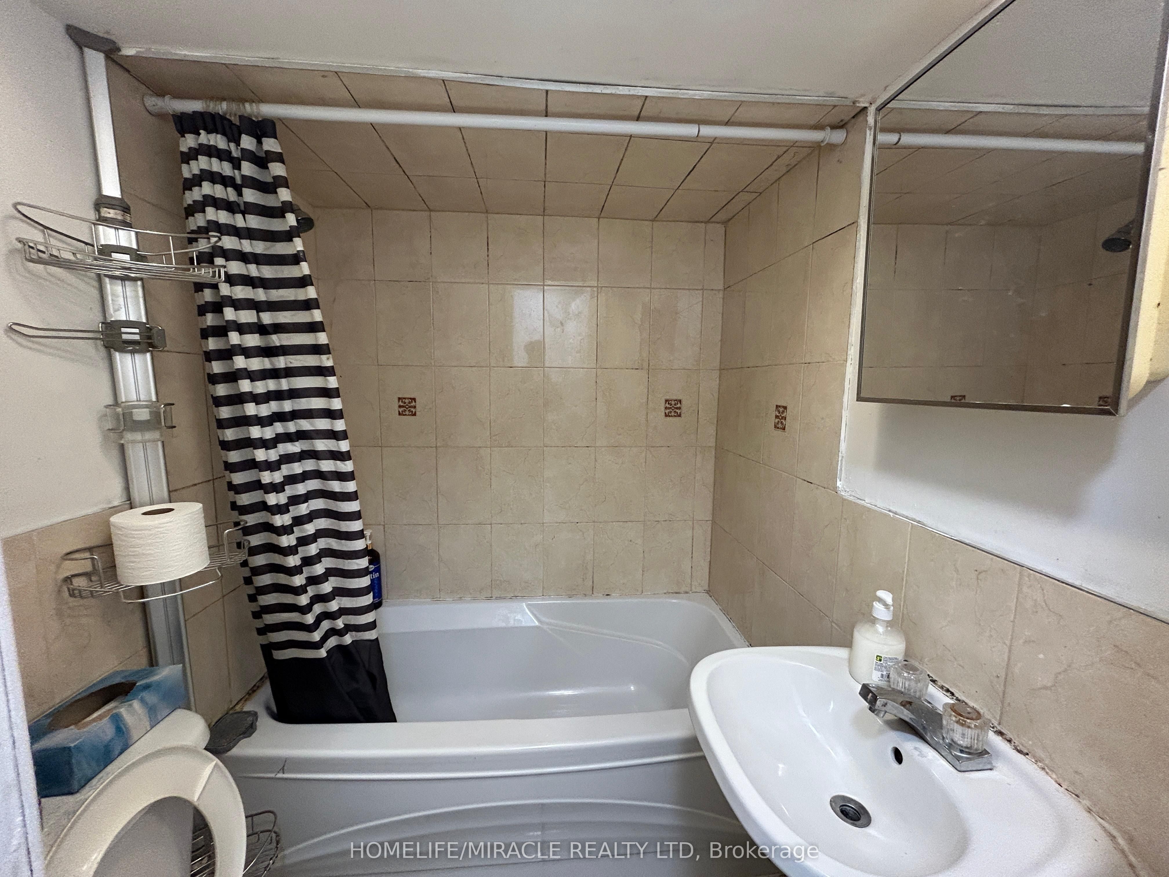 568 Oakwood Avenue Basement Property Photo 12