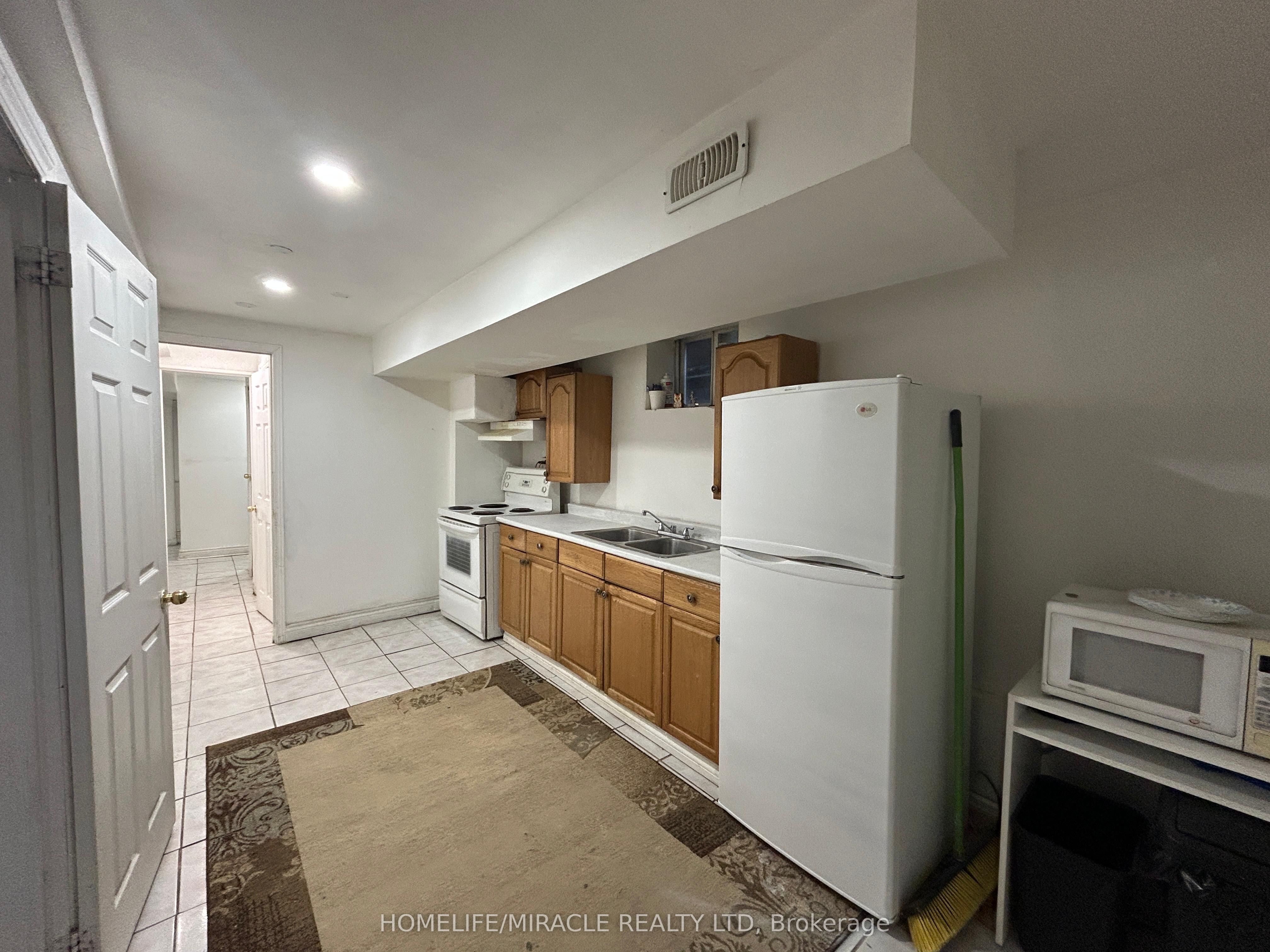 568 Oakwood Avenue Basement Property Photo 13