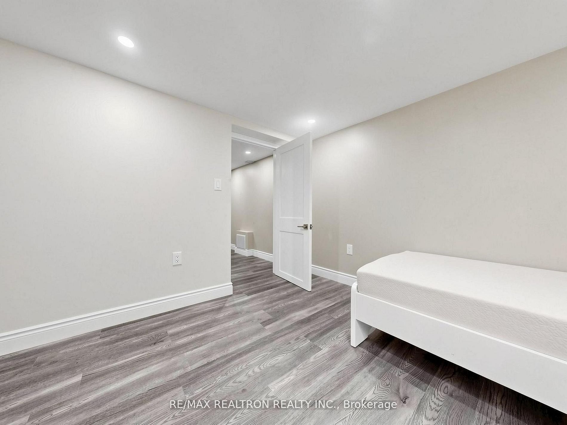 56 Ternhill Crescent Property Photo 34