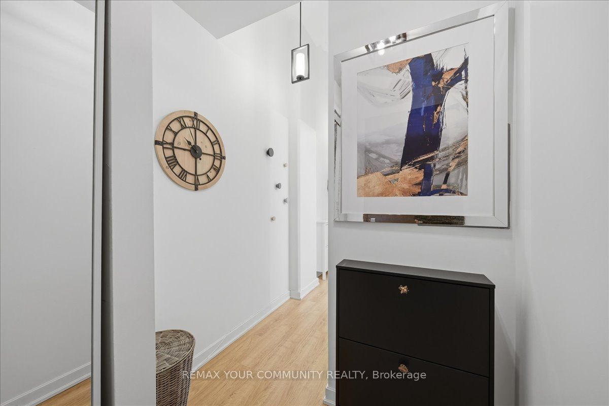 380 Macpherson Avenue 227 Property Photo 2