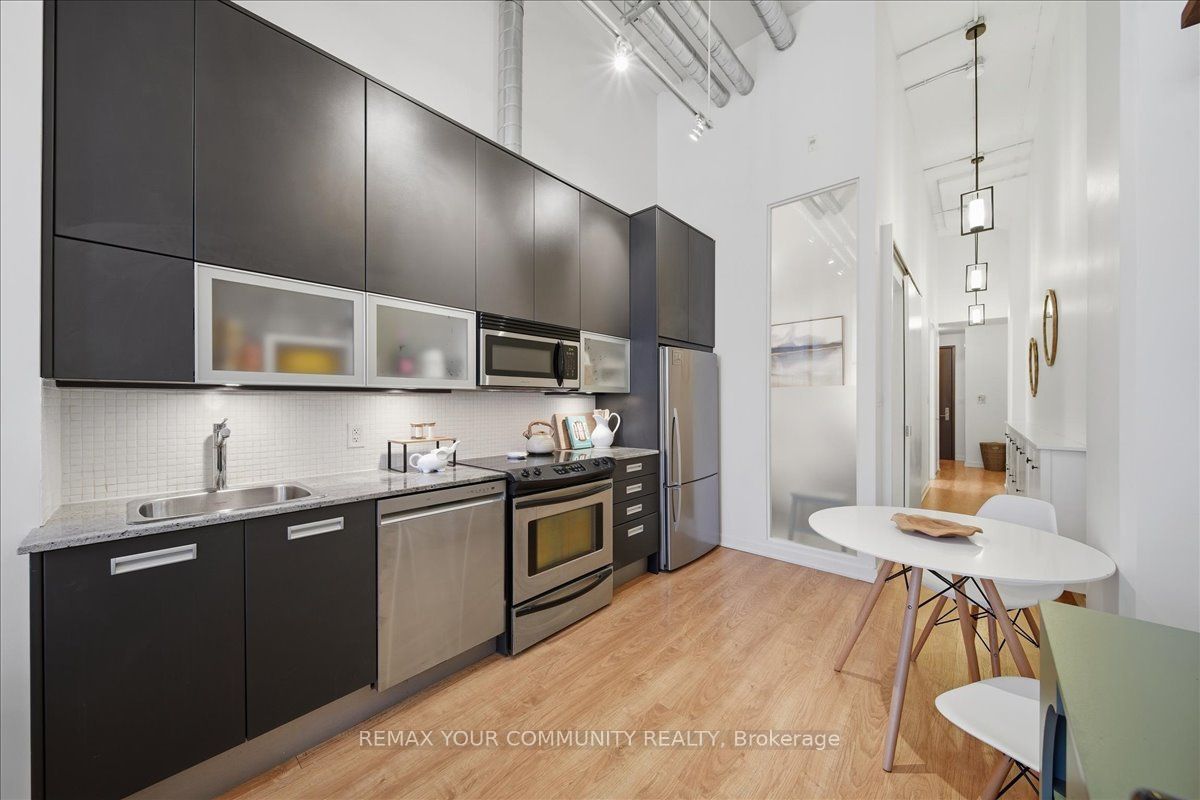 380 Macpherson Avenue 227 Property Photo 17