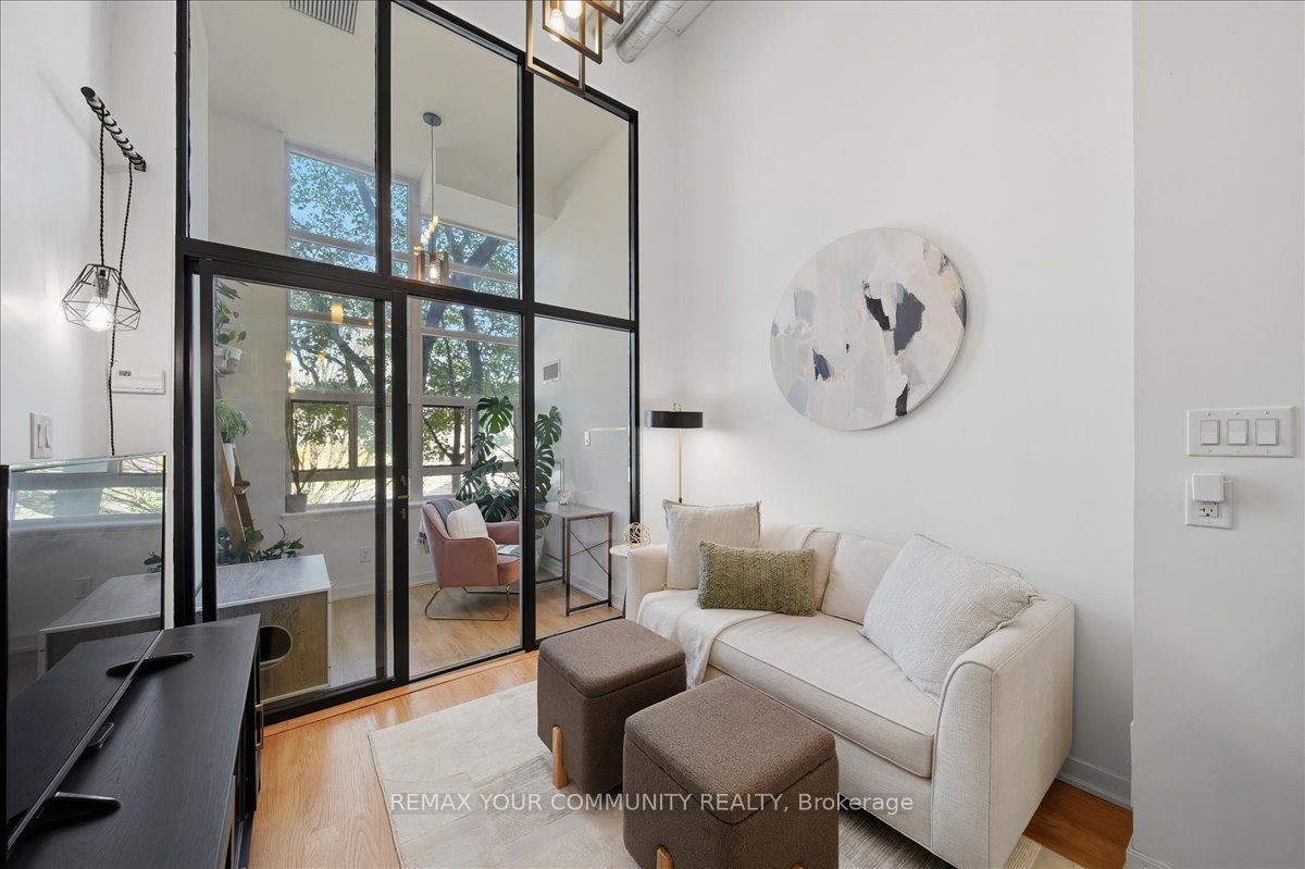 380 Macpherson Avenue 227 Property Photo 19
