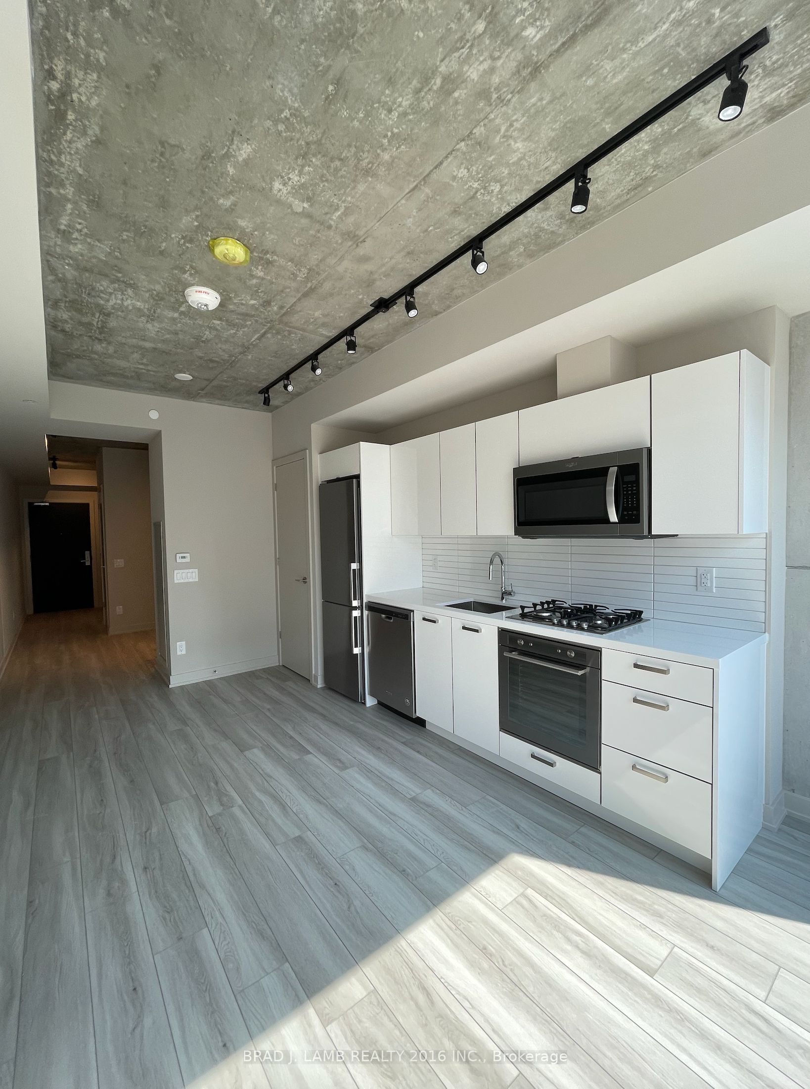 458 Richmond Street W 406 Property Photo 2