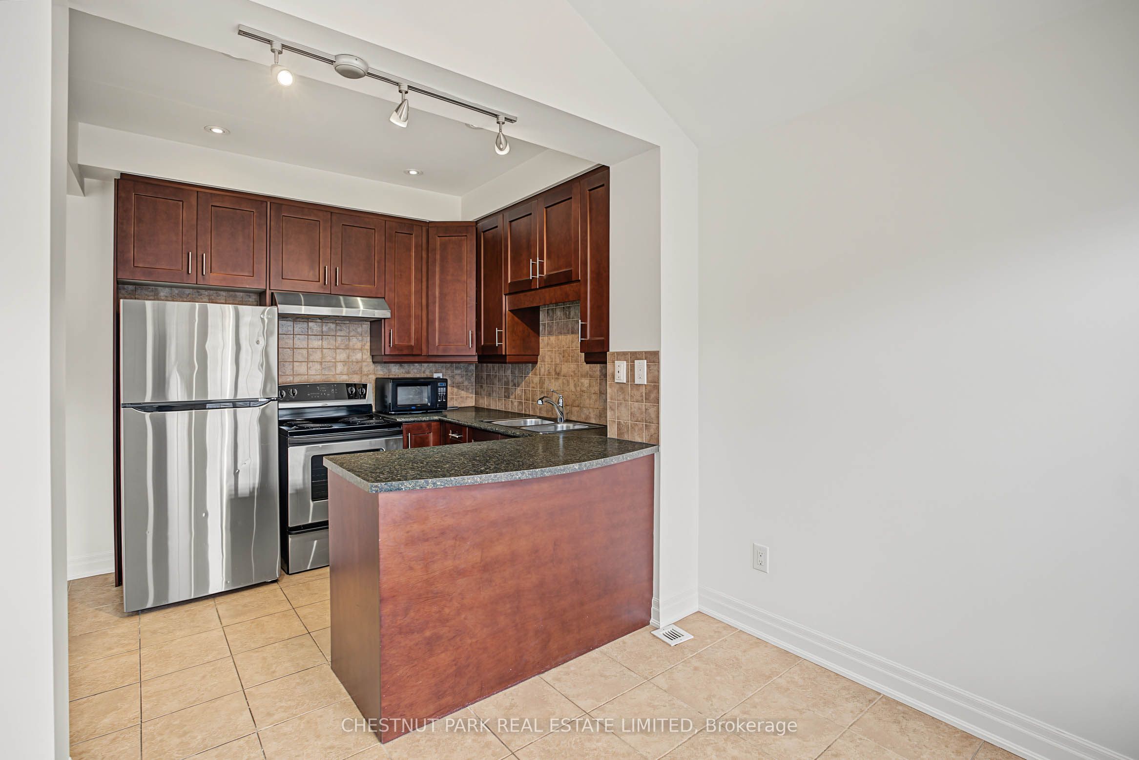 48 Grace Street Main Property Photo 3