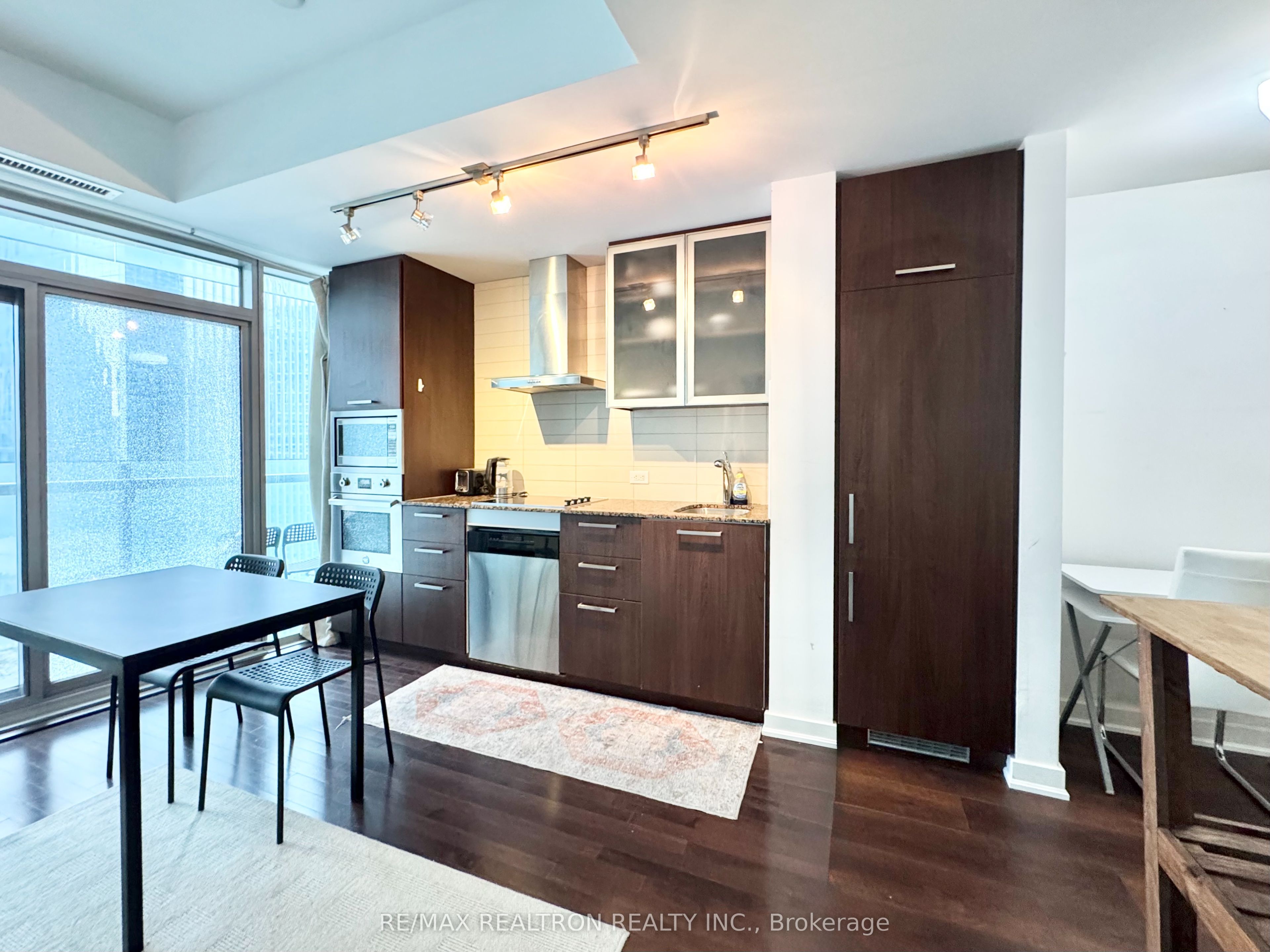 12 York Street 2201 Property Photo 14