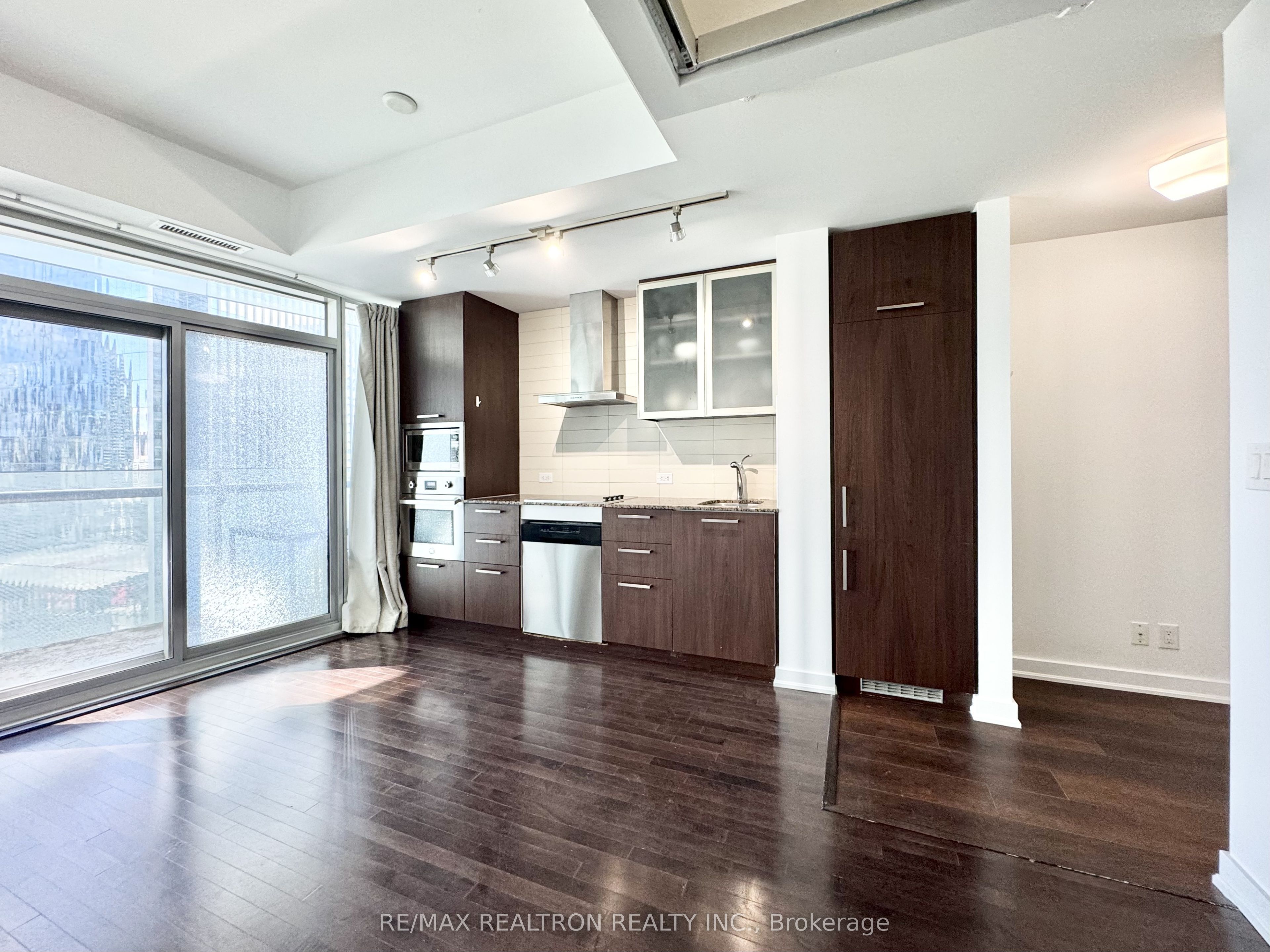12 York Street 2201 Property Photo 15