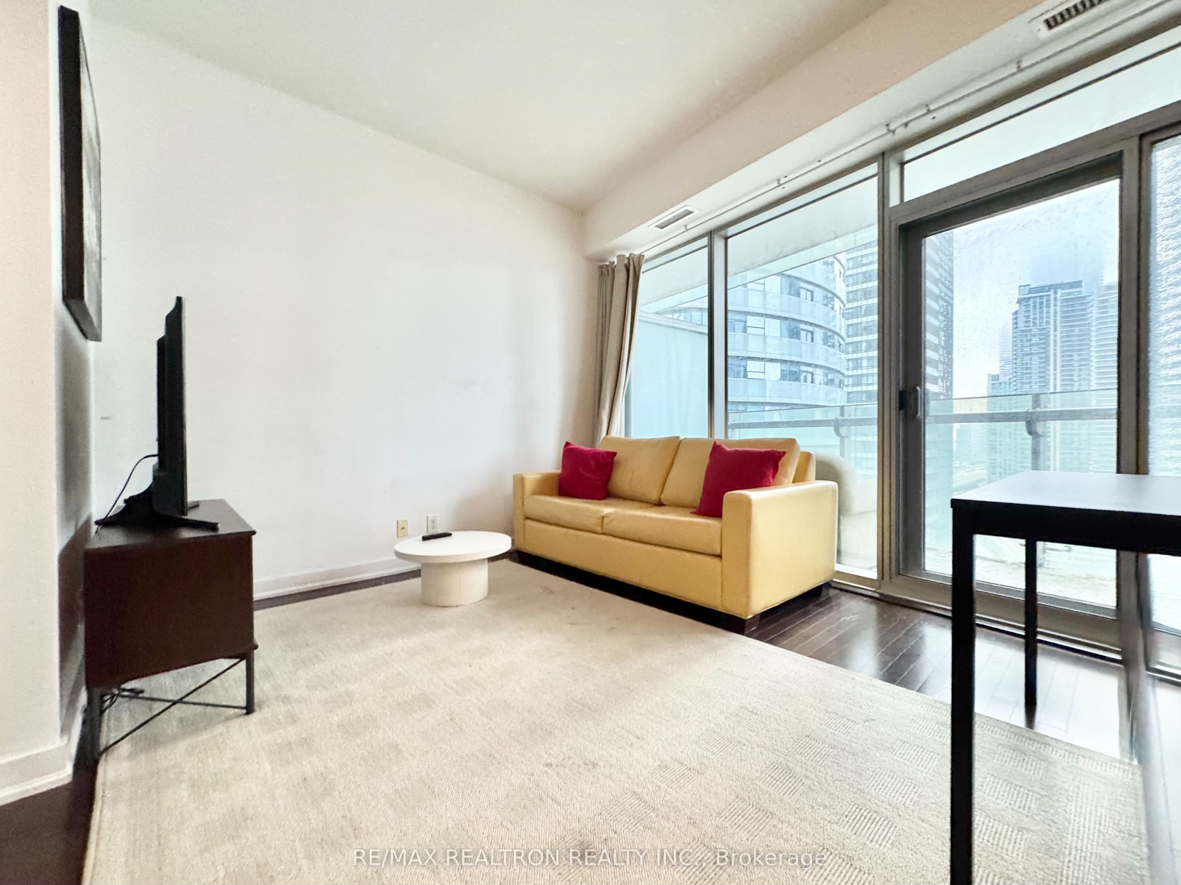 12 York Street 2201 Property Photo 18