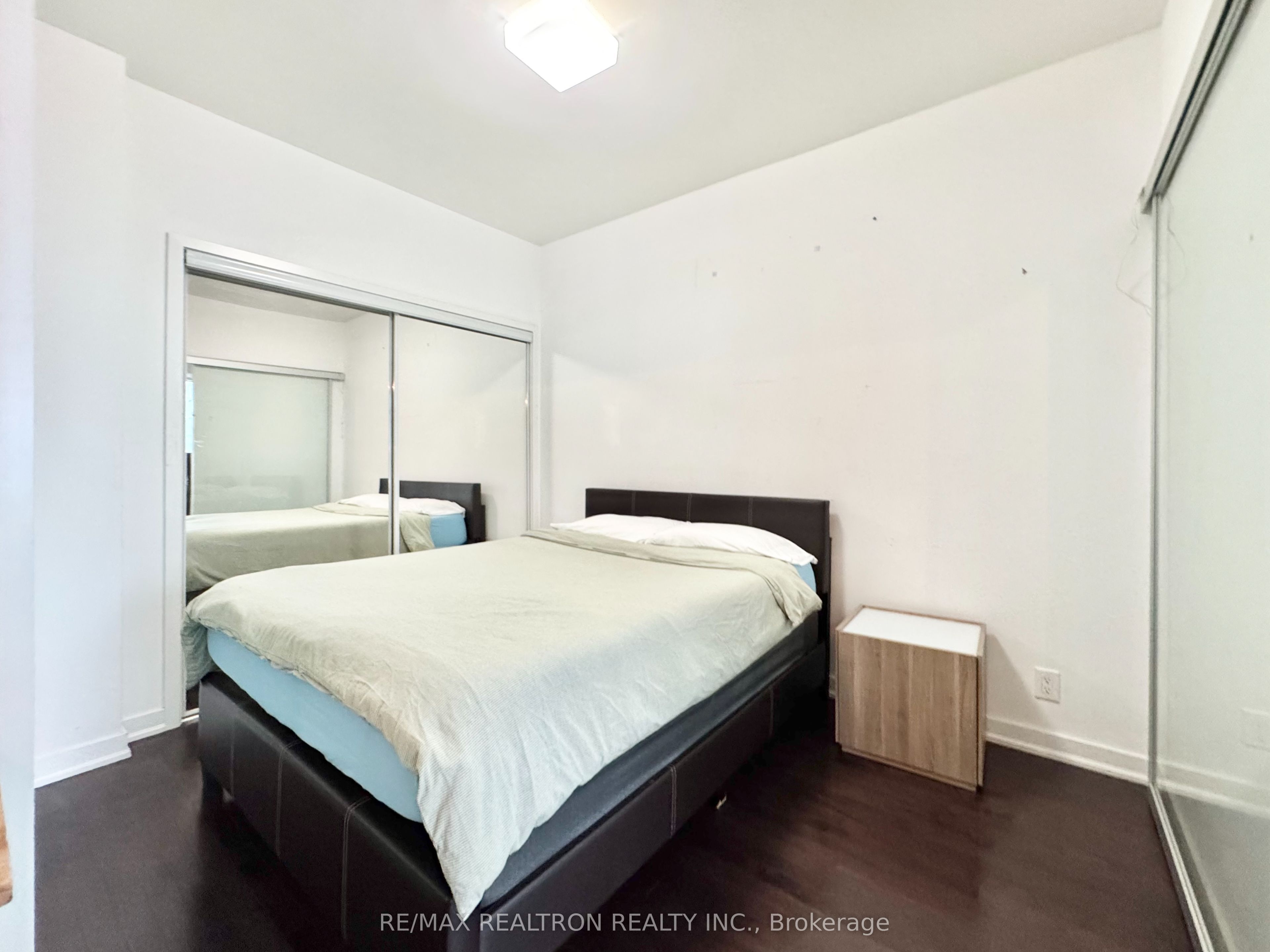 12 York Street 2201 Property Photo 27
