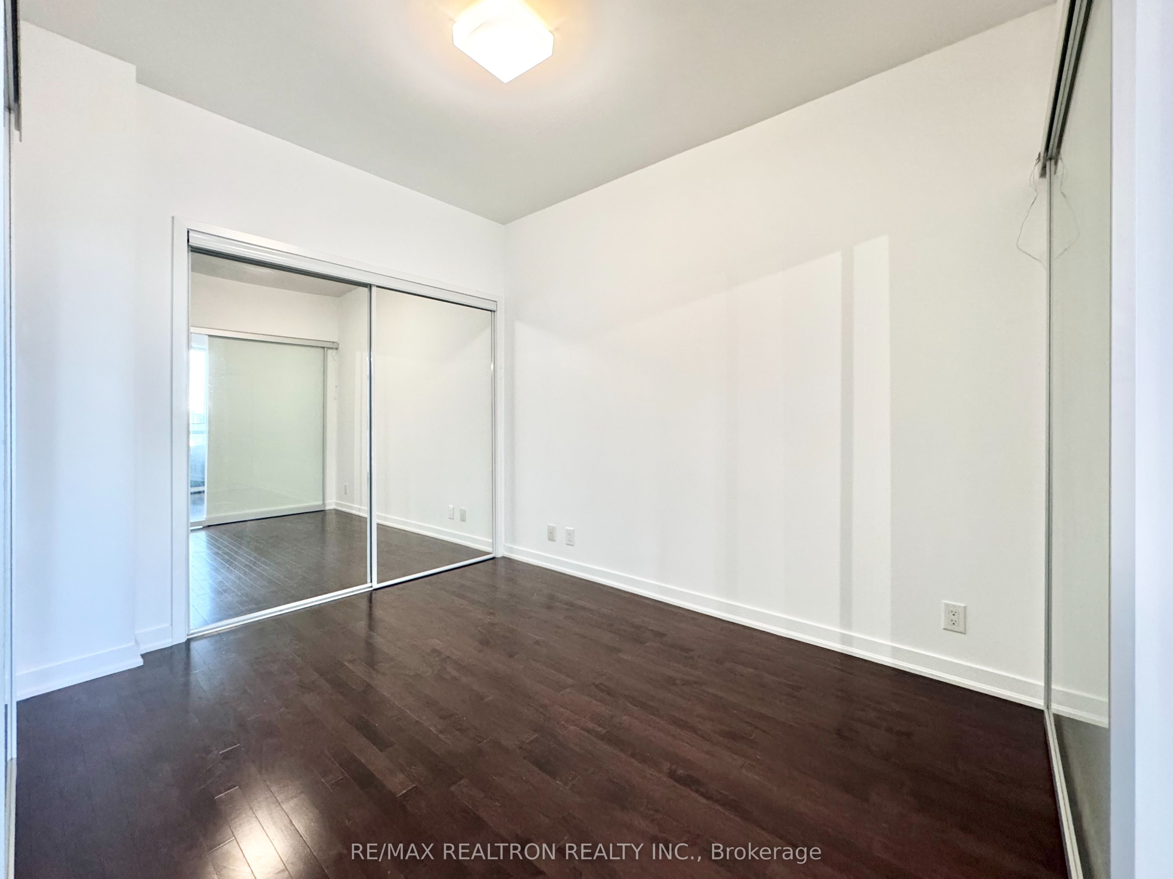 12 York Street 2201 Property Photo 28