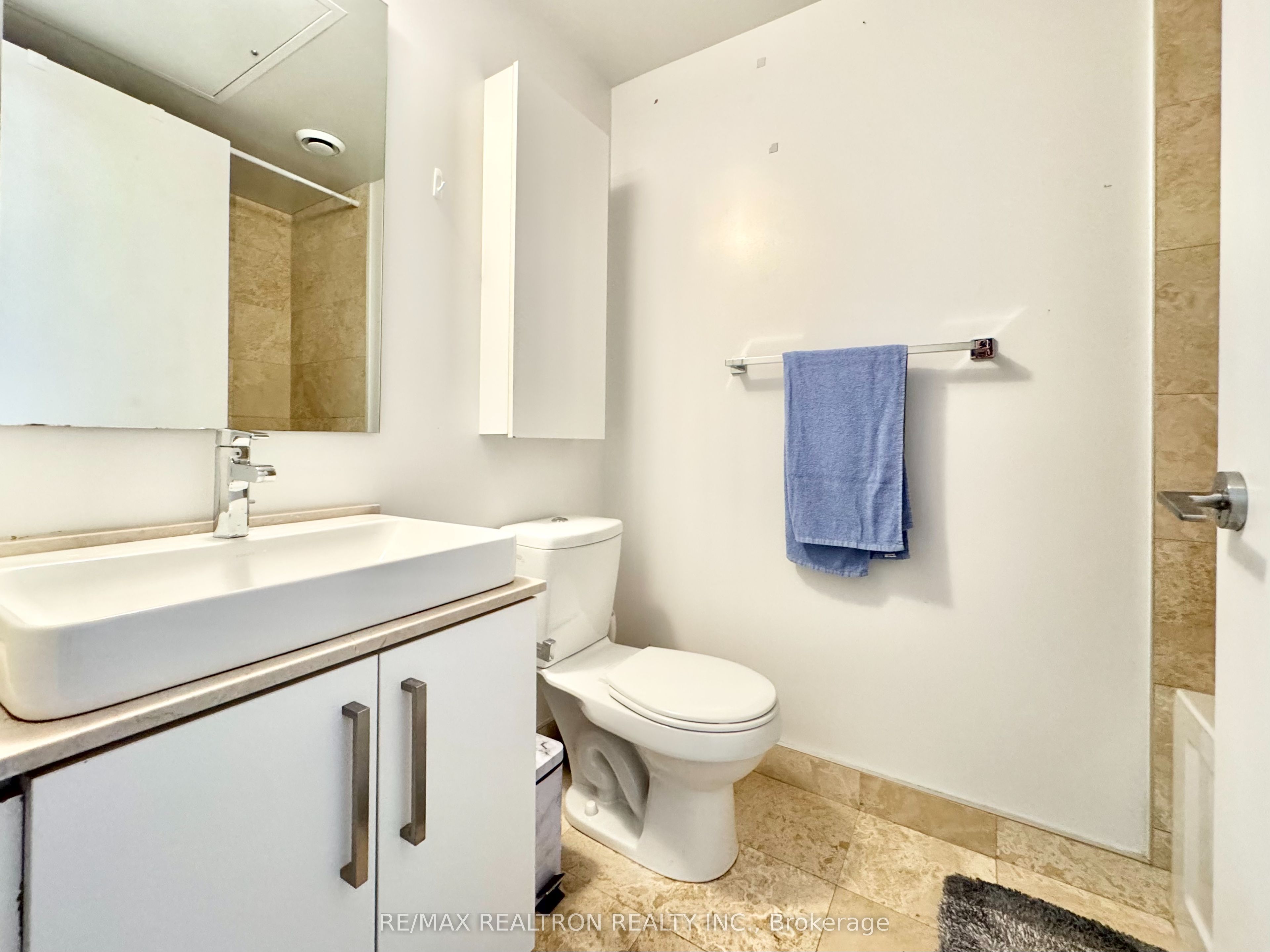 12 York Street 2201 Property Photo 33
