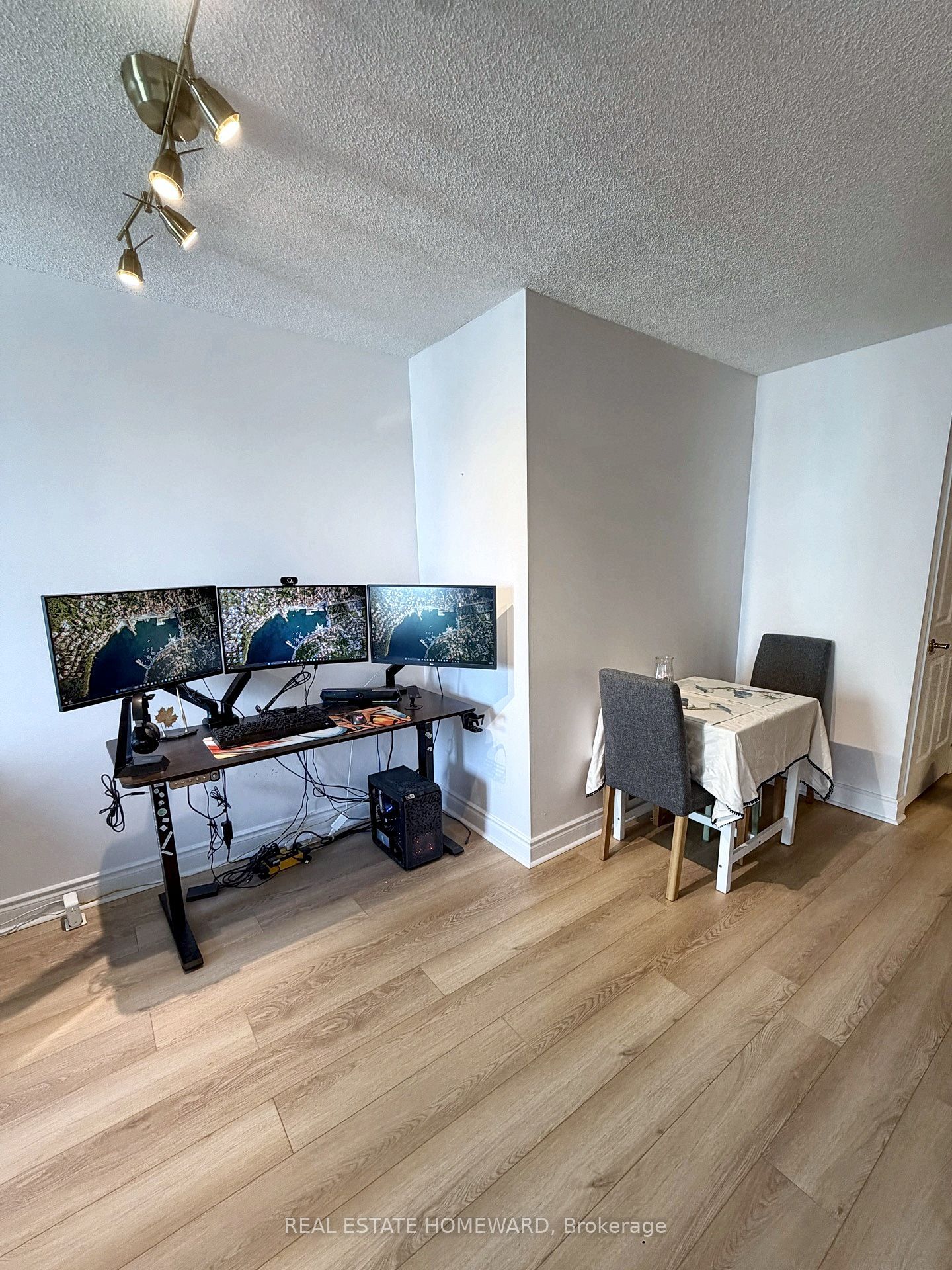 26 Olive Avenue 1709 Property Photo 6