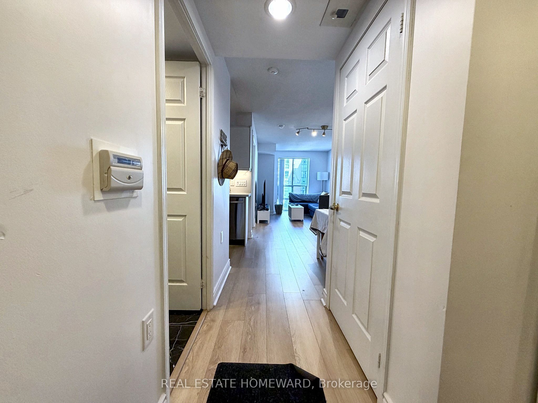 26 Olive Avenue 1709 Property Photo 8