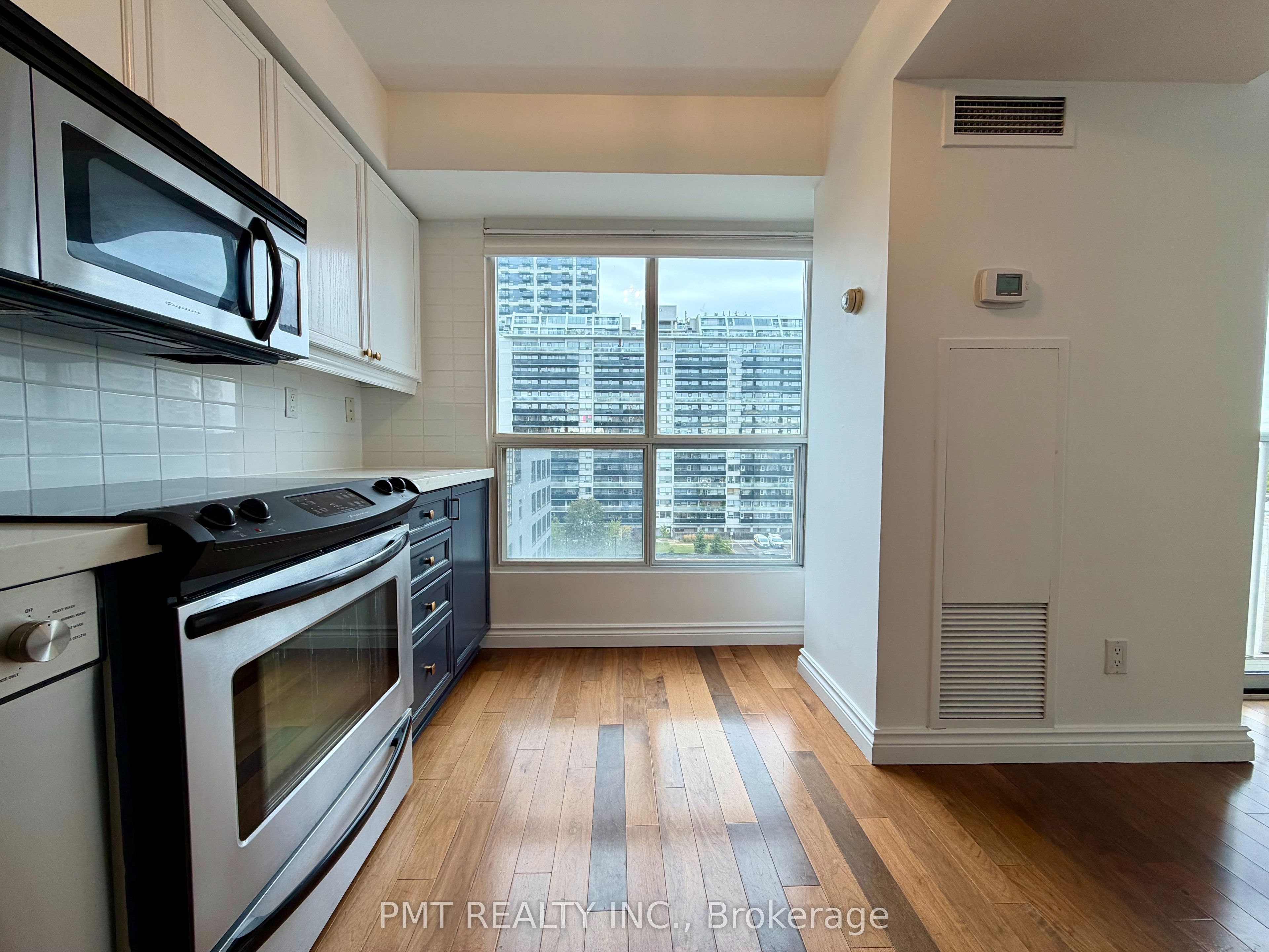 139 Merton Street 850 Property Photo 11