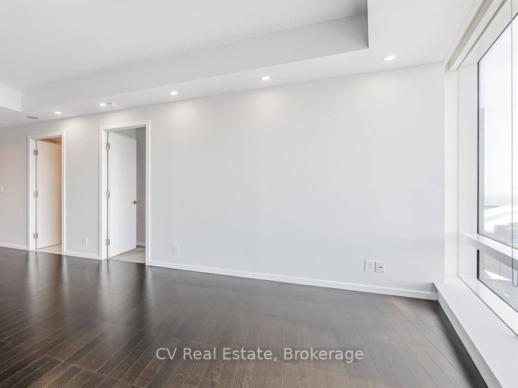 180 University Avenue 4604 Property Photo 16