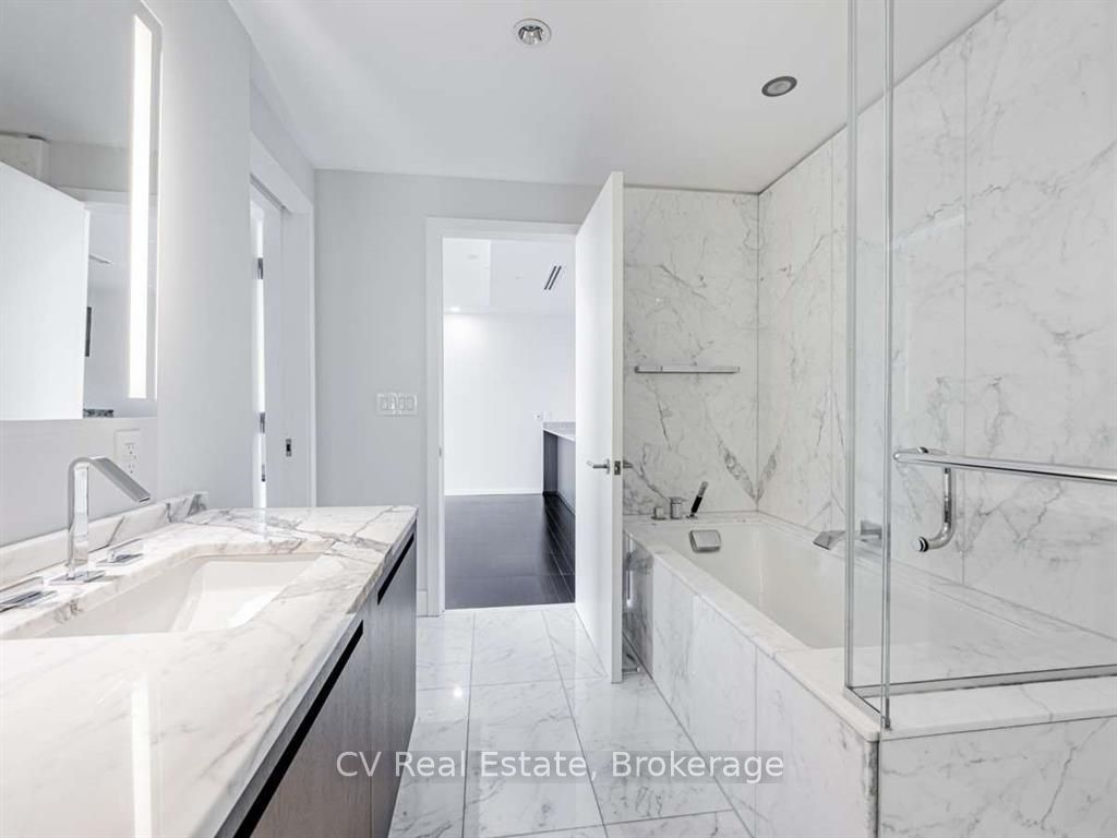 180 University Avenue 4604 Property Photo 18