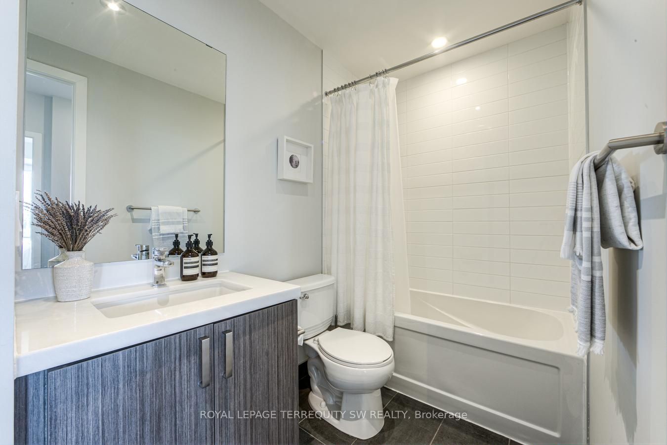 501 St. Clair Avenue W 510 Property Photo 12