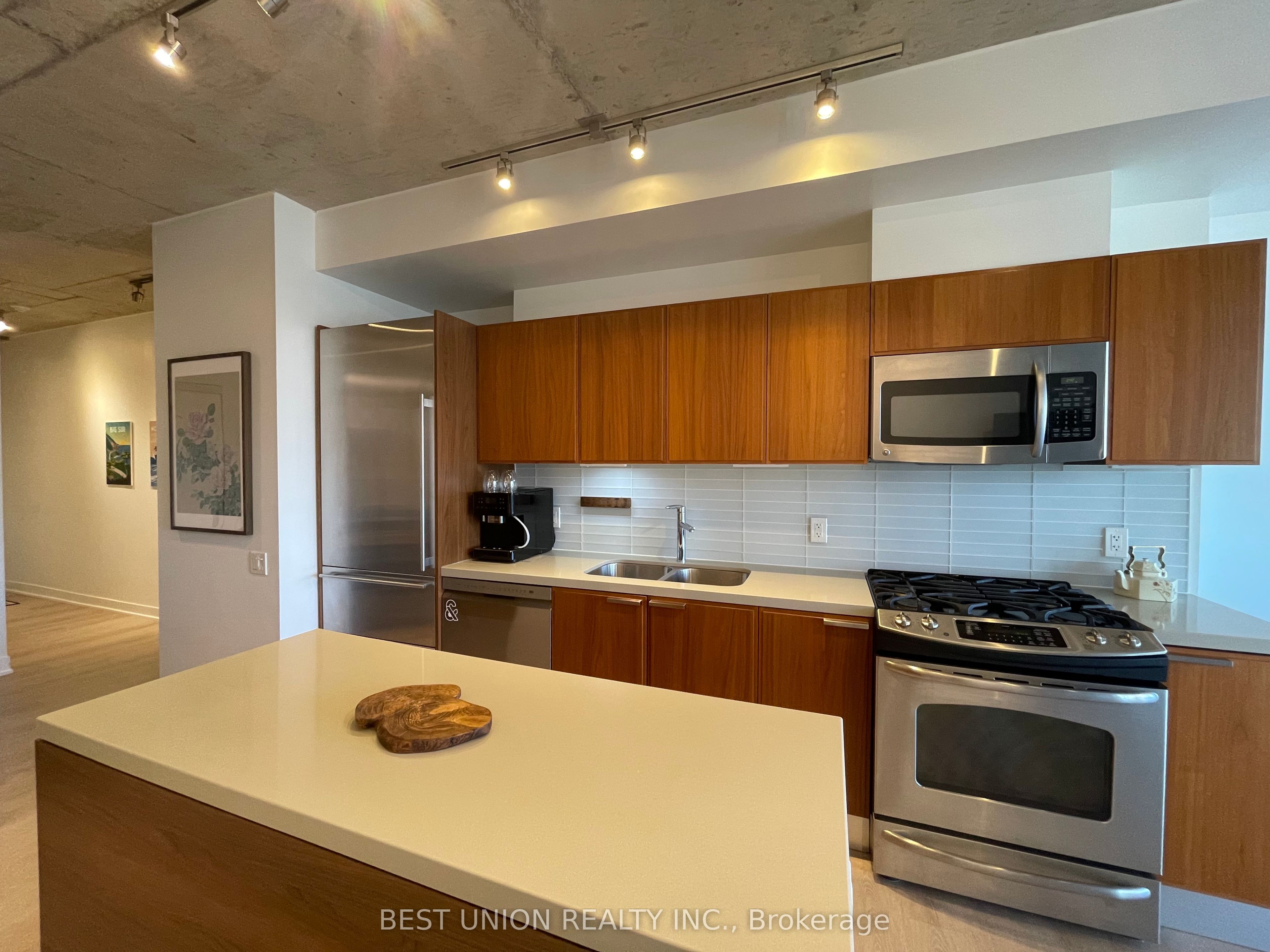 318 King Street E 1313 Property Photo 12