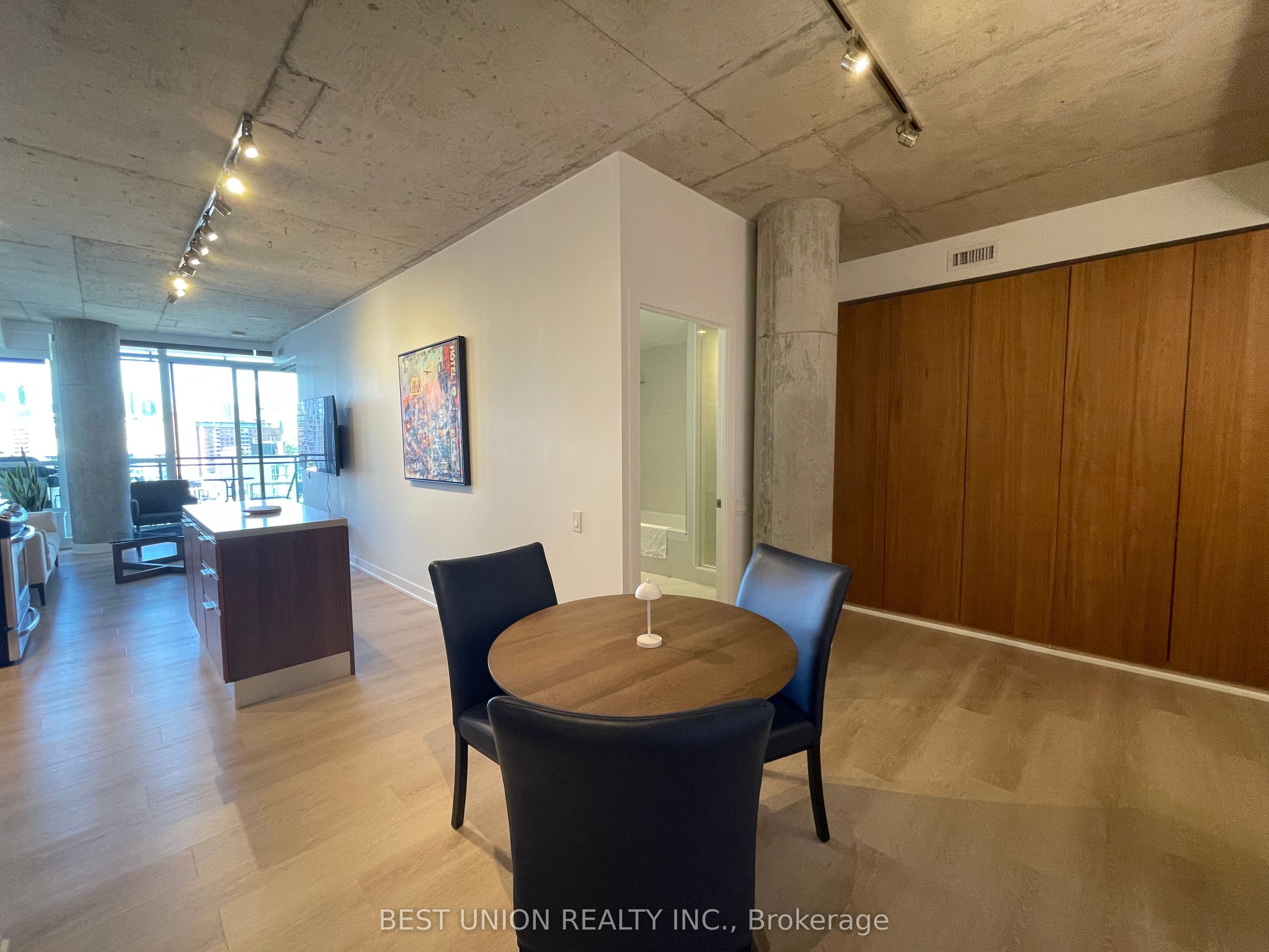318 King Street E 1313 Property Photo 16