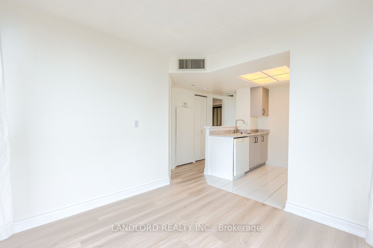 5 Concorde Place 2504 Property Photo 4