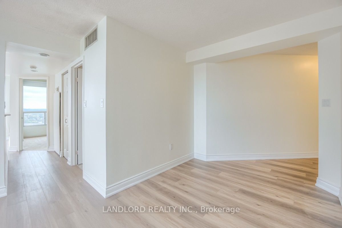 5 Concorde Place 2504 Property Photo 13