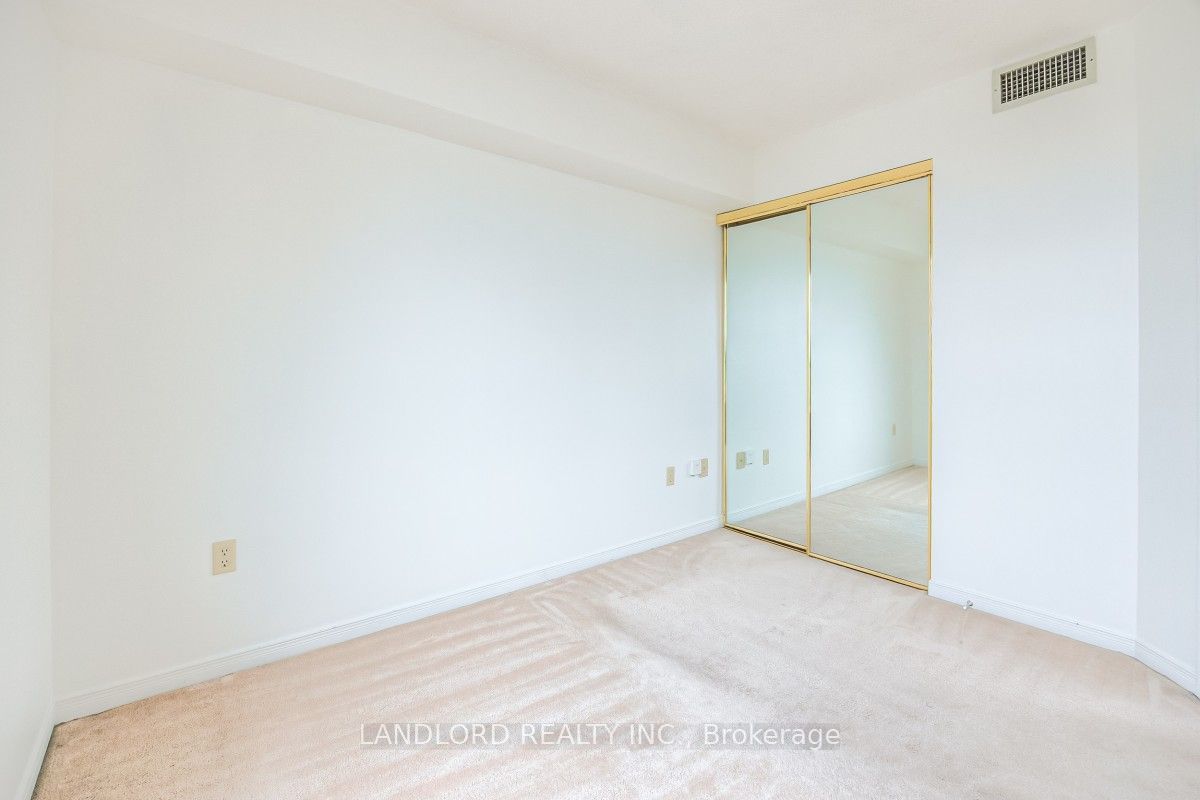 5 Concorde Place 2504 Property Photo 15