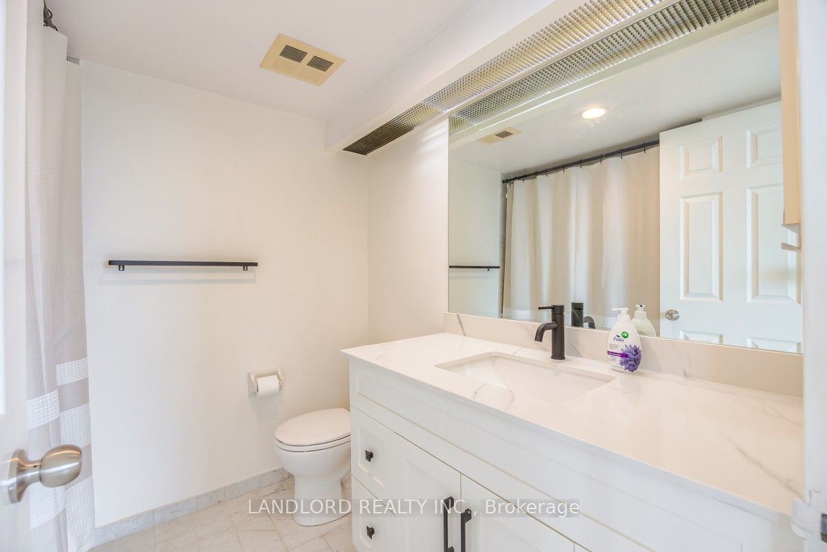 5 Concorde Place 2504 Property Photo 17