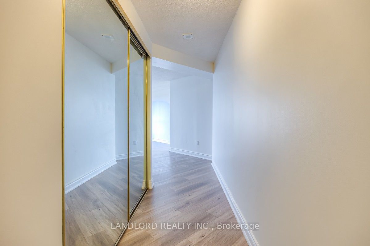 5 Concorde Place 2504 Property Photo 20