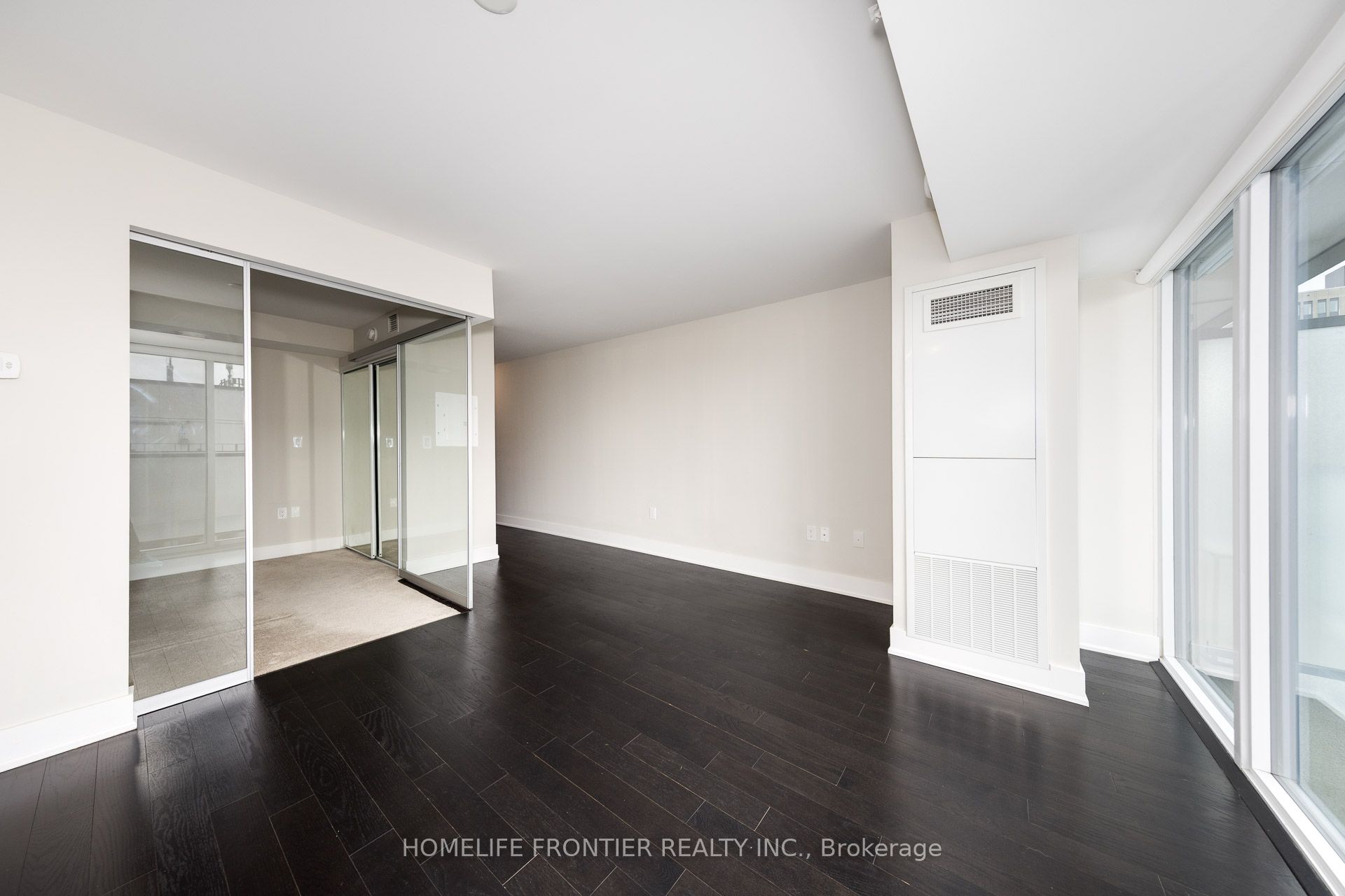 955 Bay Street 2310 Property Photo 4