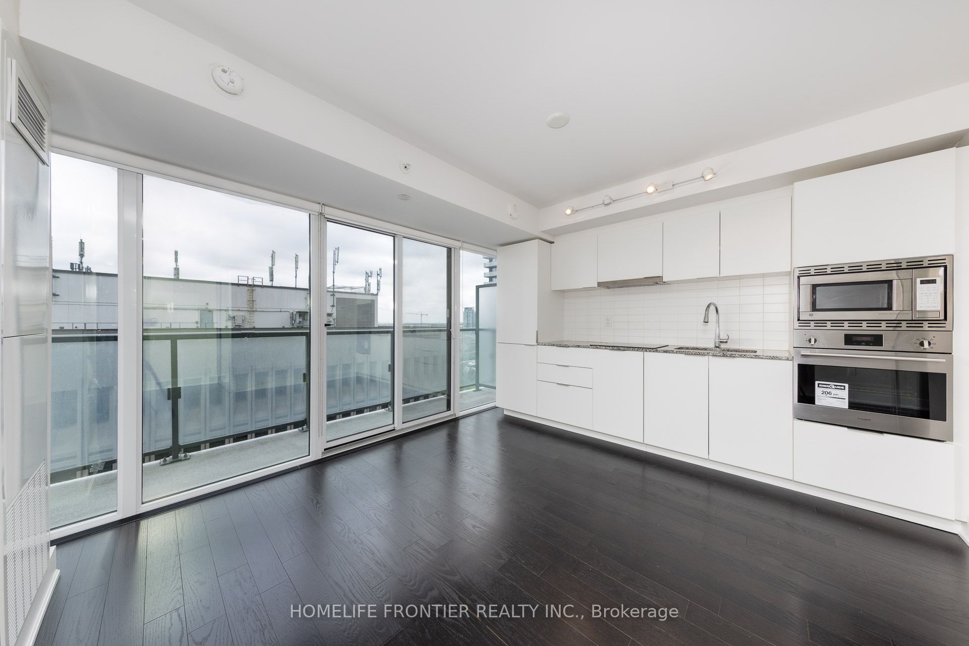 955 Bay Street 2310 Property Photo 6