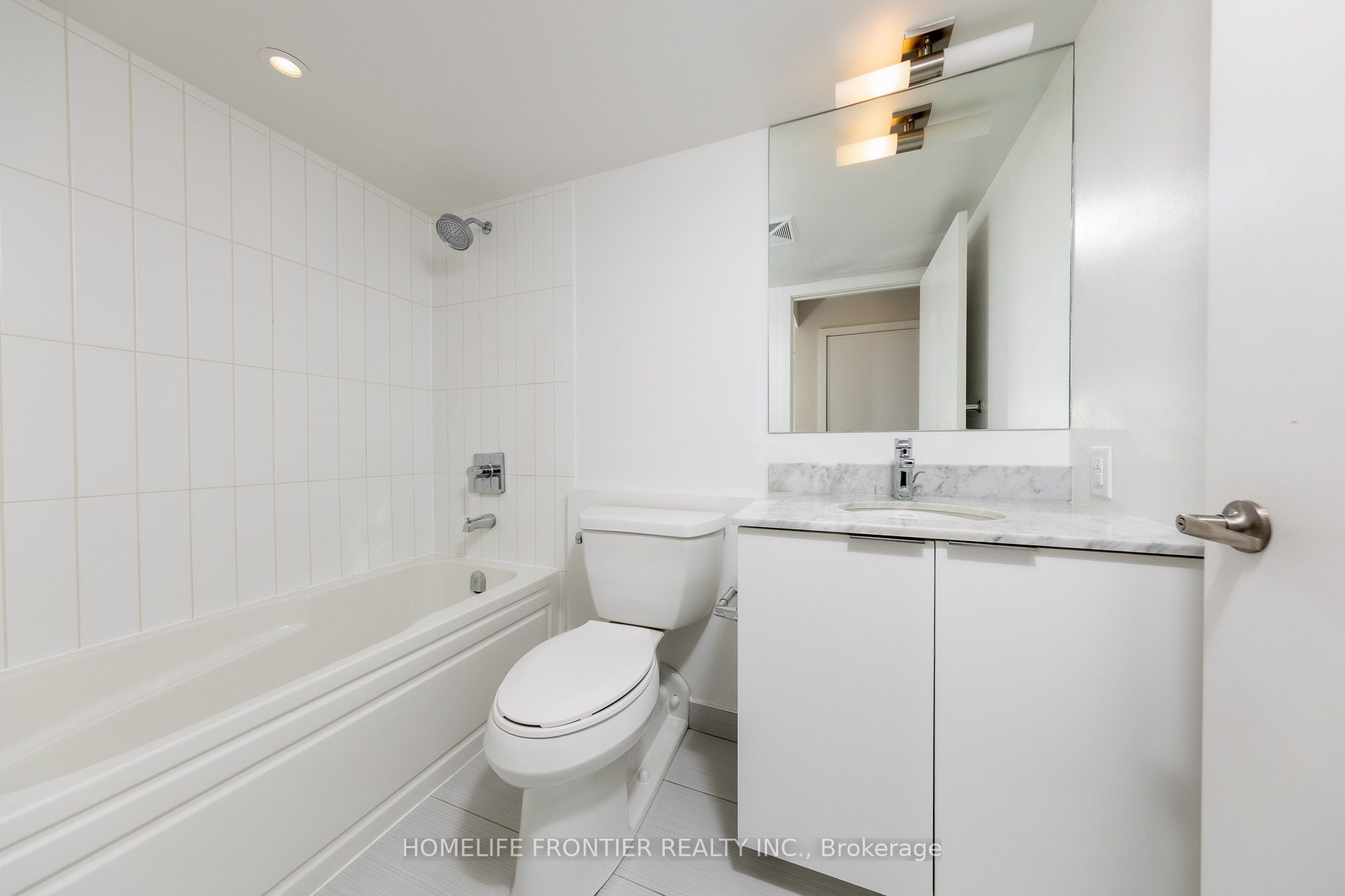 955 Bay Street 2310 Property Photo 11