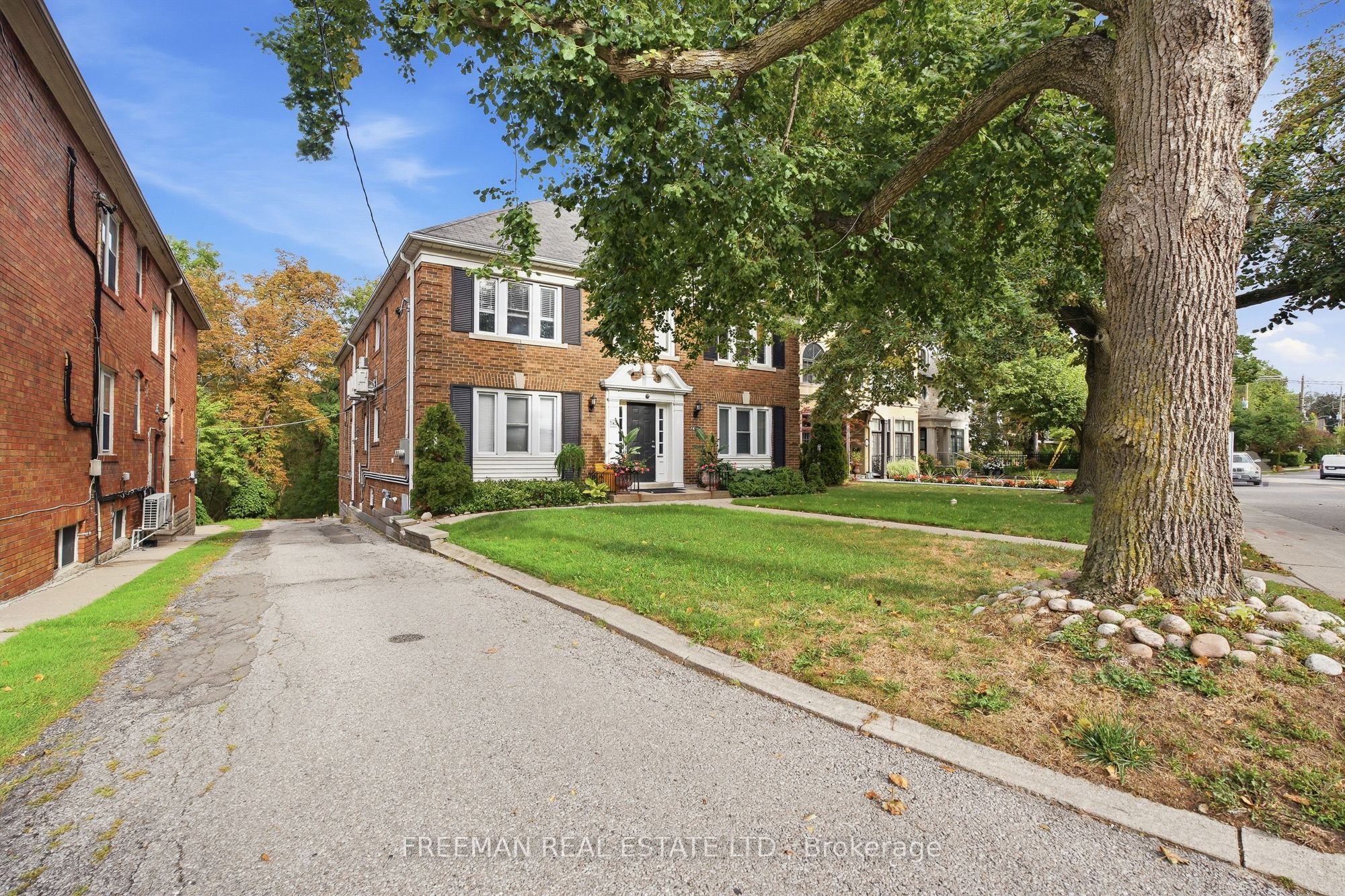 783 Spadina Road Property Photo 1