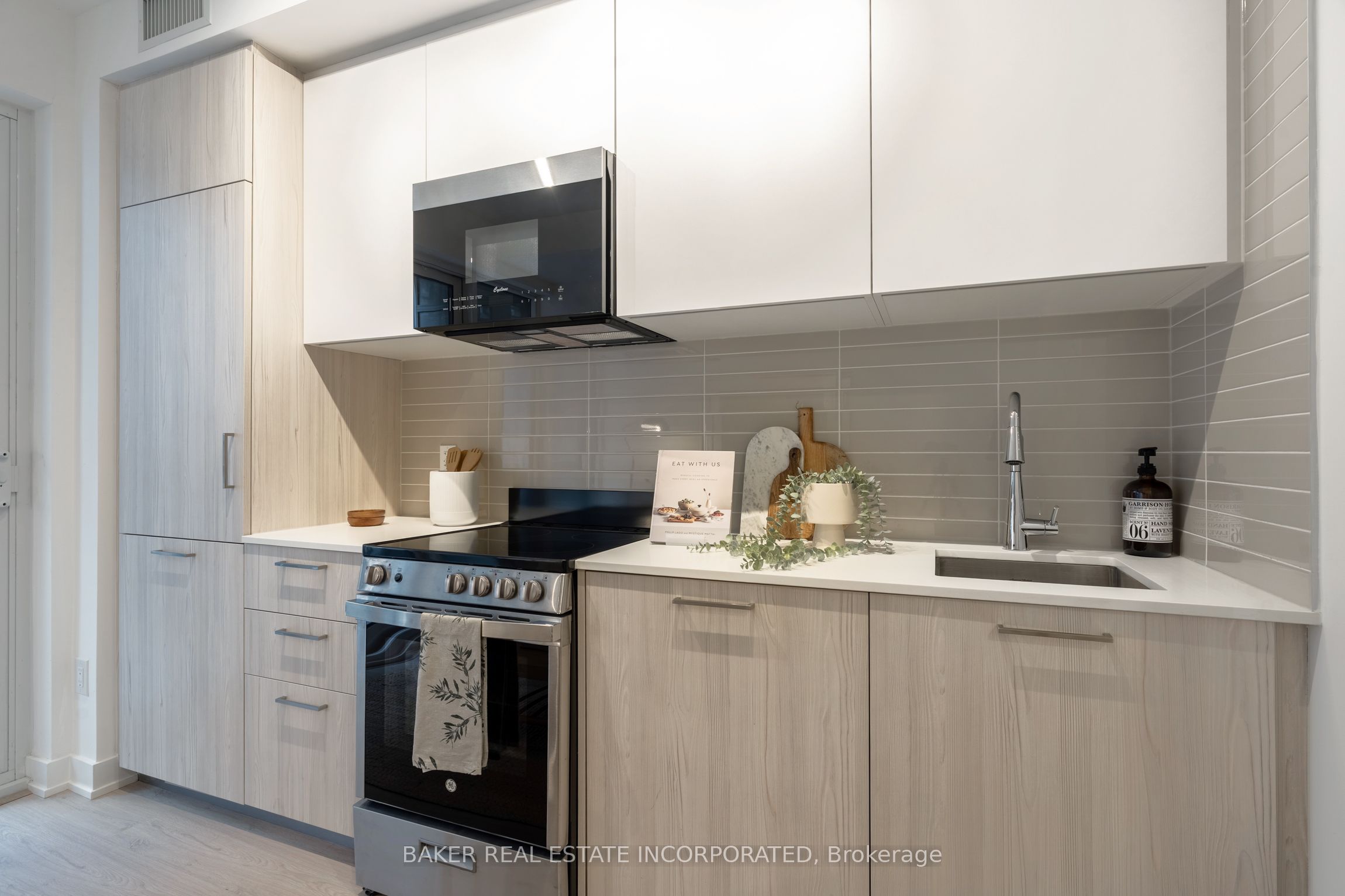65 Mutual Street 412 Property Photo 3