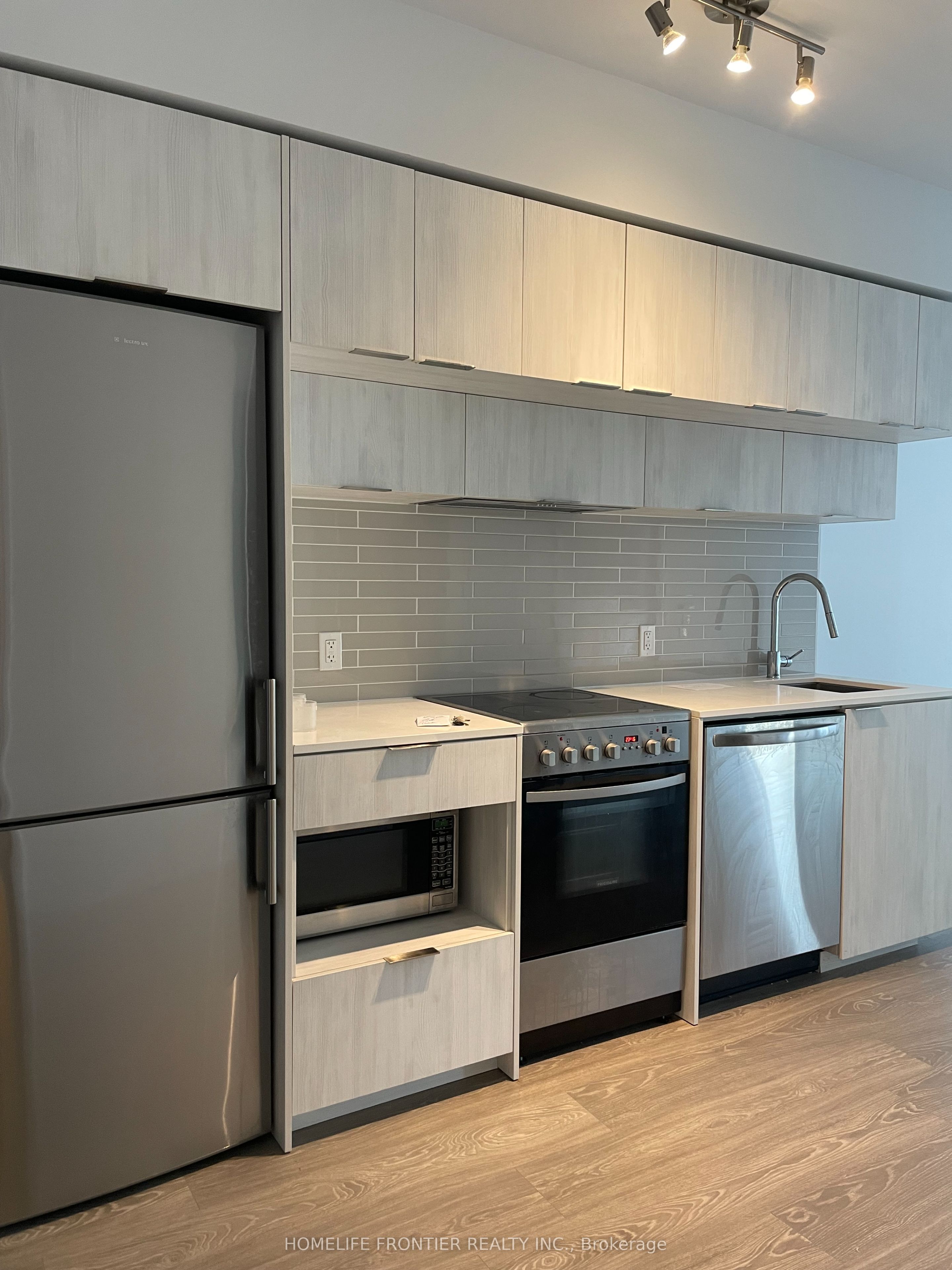 181 Dundas Street E 3212 Property Photo 3