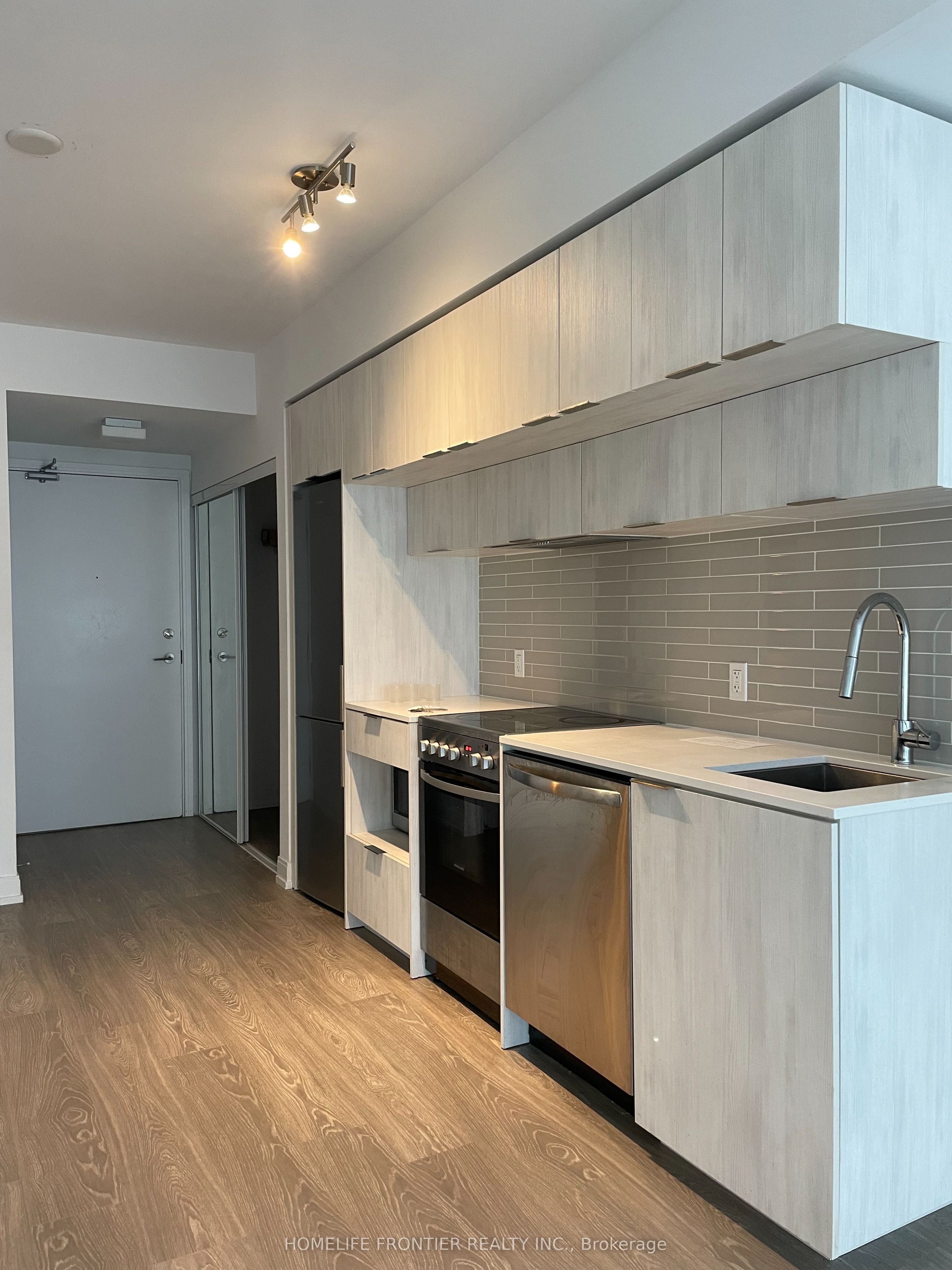 181 Dundas Street E 3212 Property Photo 6