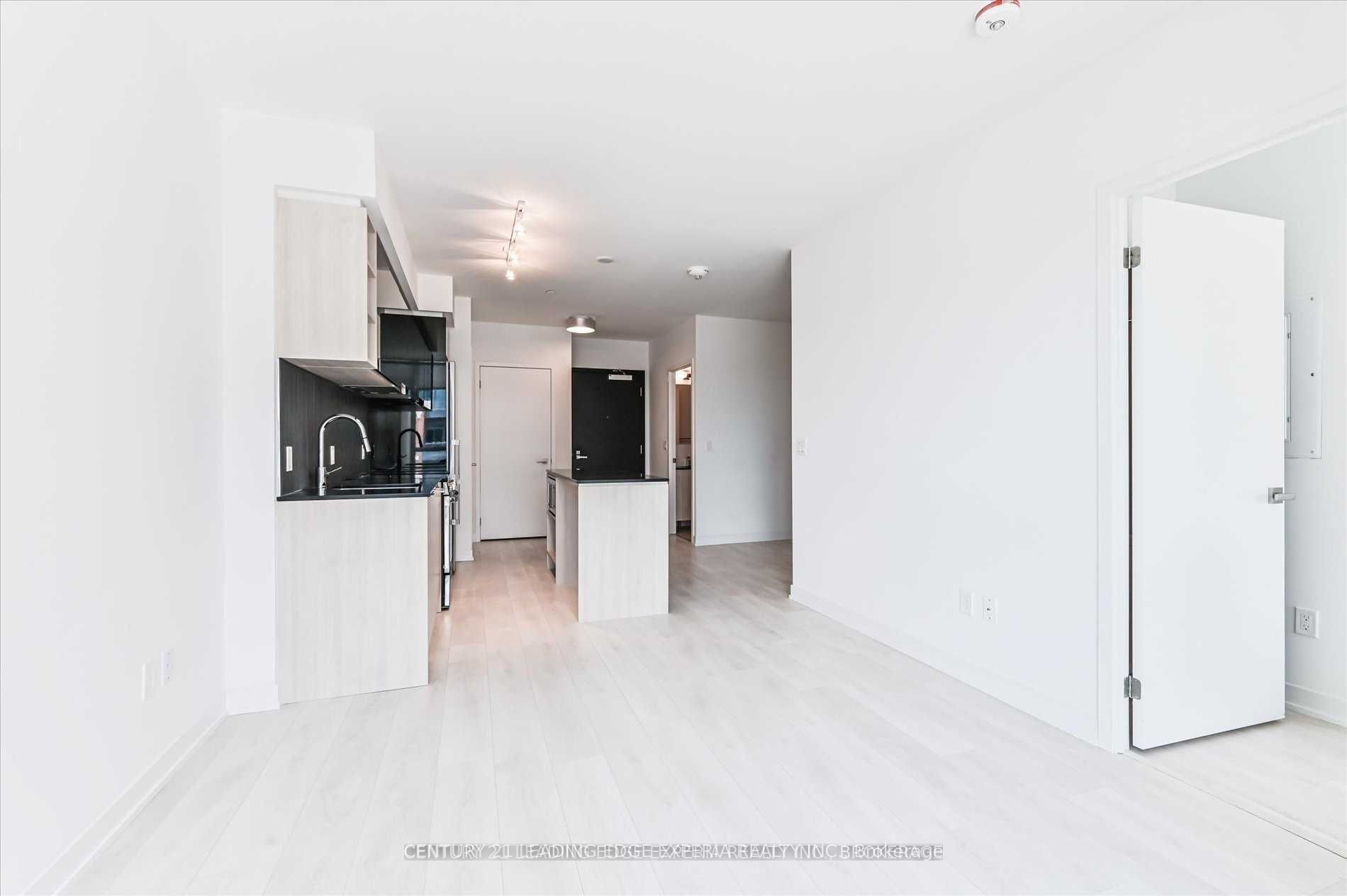 31 Tippett Road 658 Property Photo 15