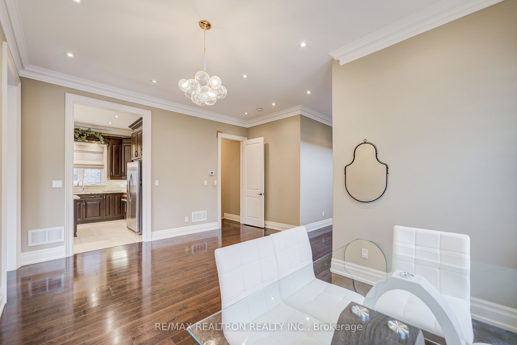 326b Horsham Avenue Property Photo 8