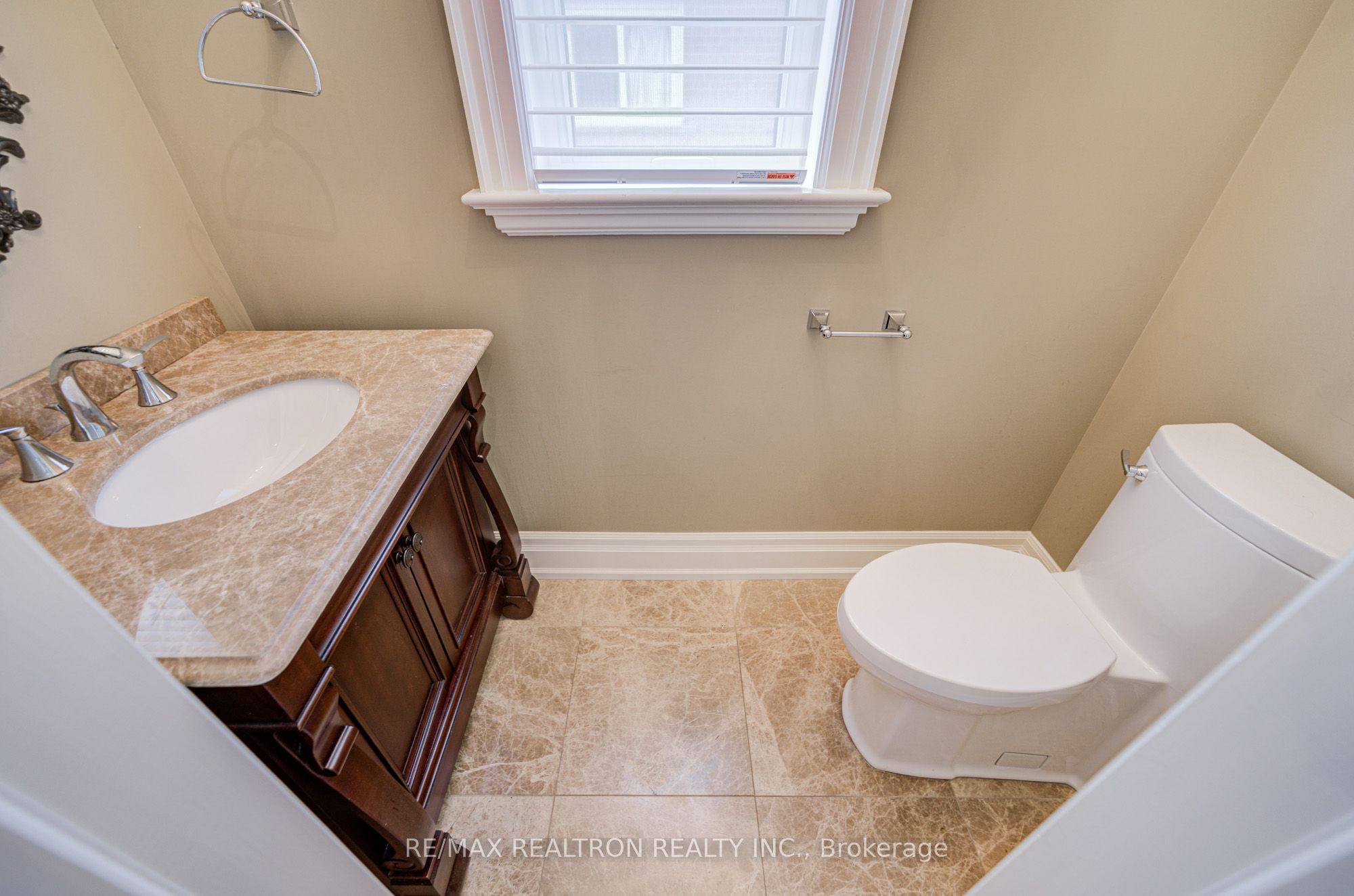 326b Horsham Avenue Property Photo 9