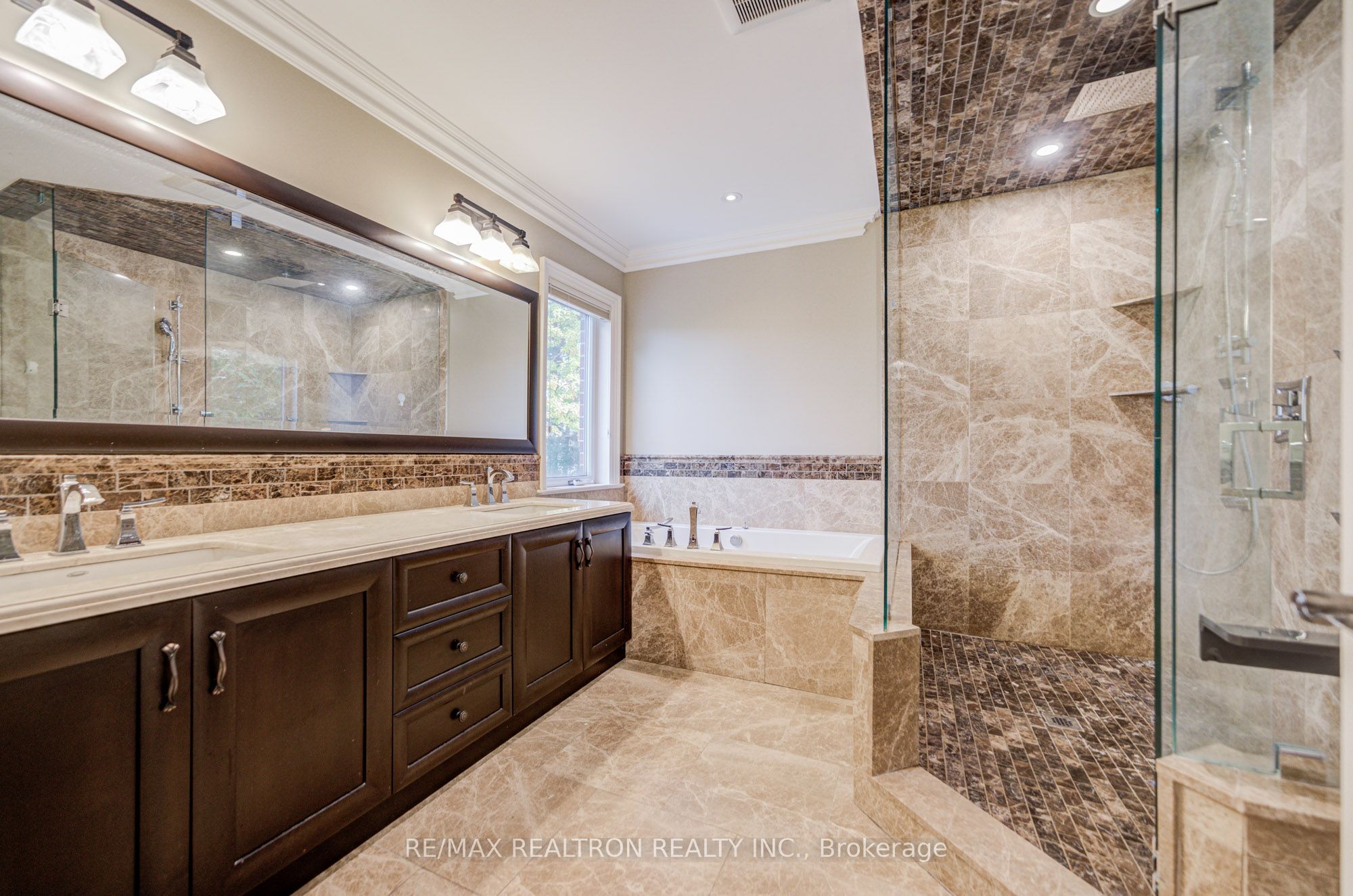 326b Horsham Avenue Property Photo 23