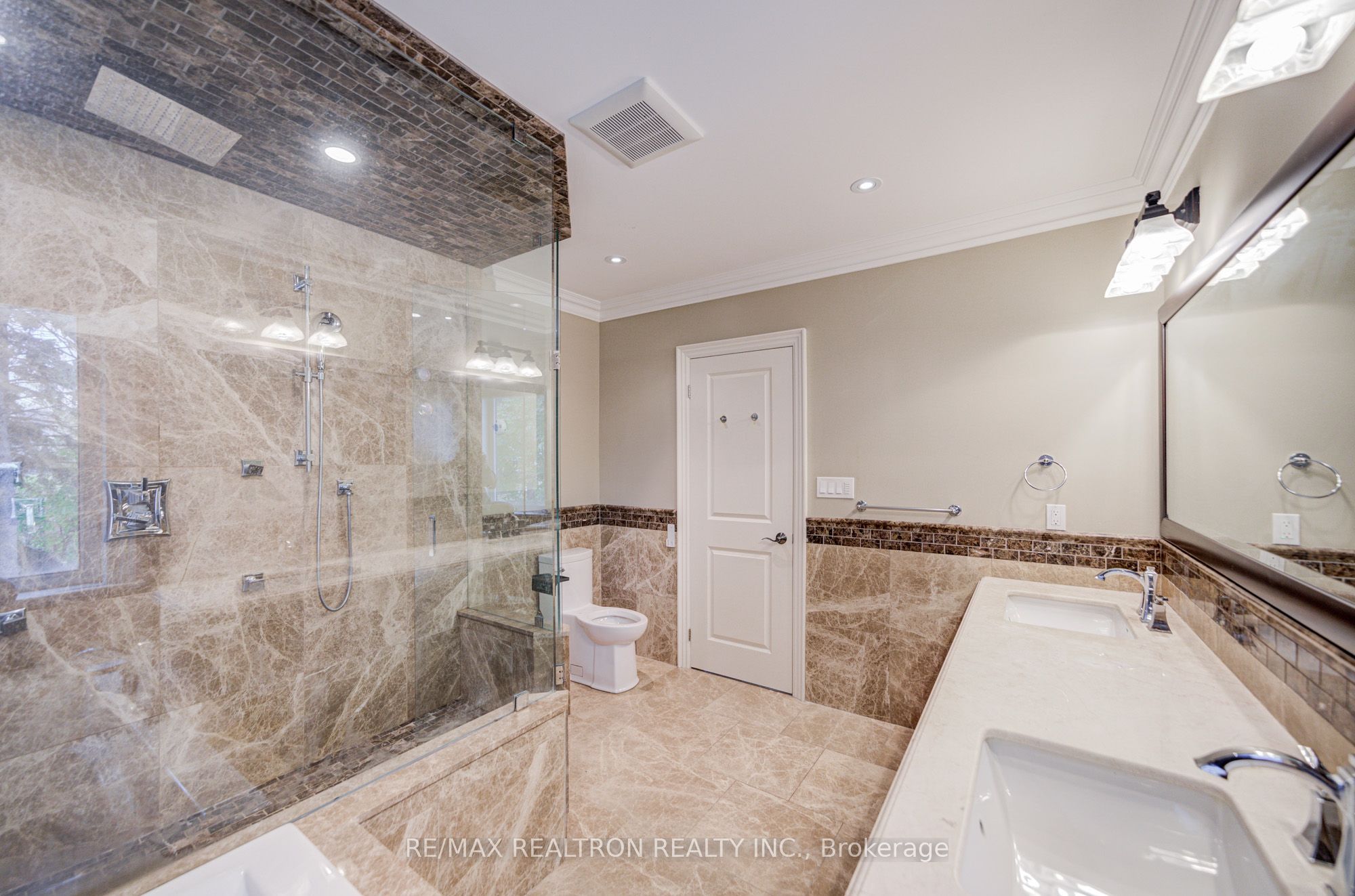 326b Horsham Avenue Property Photo 24