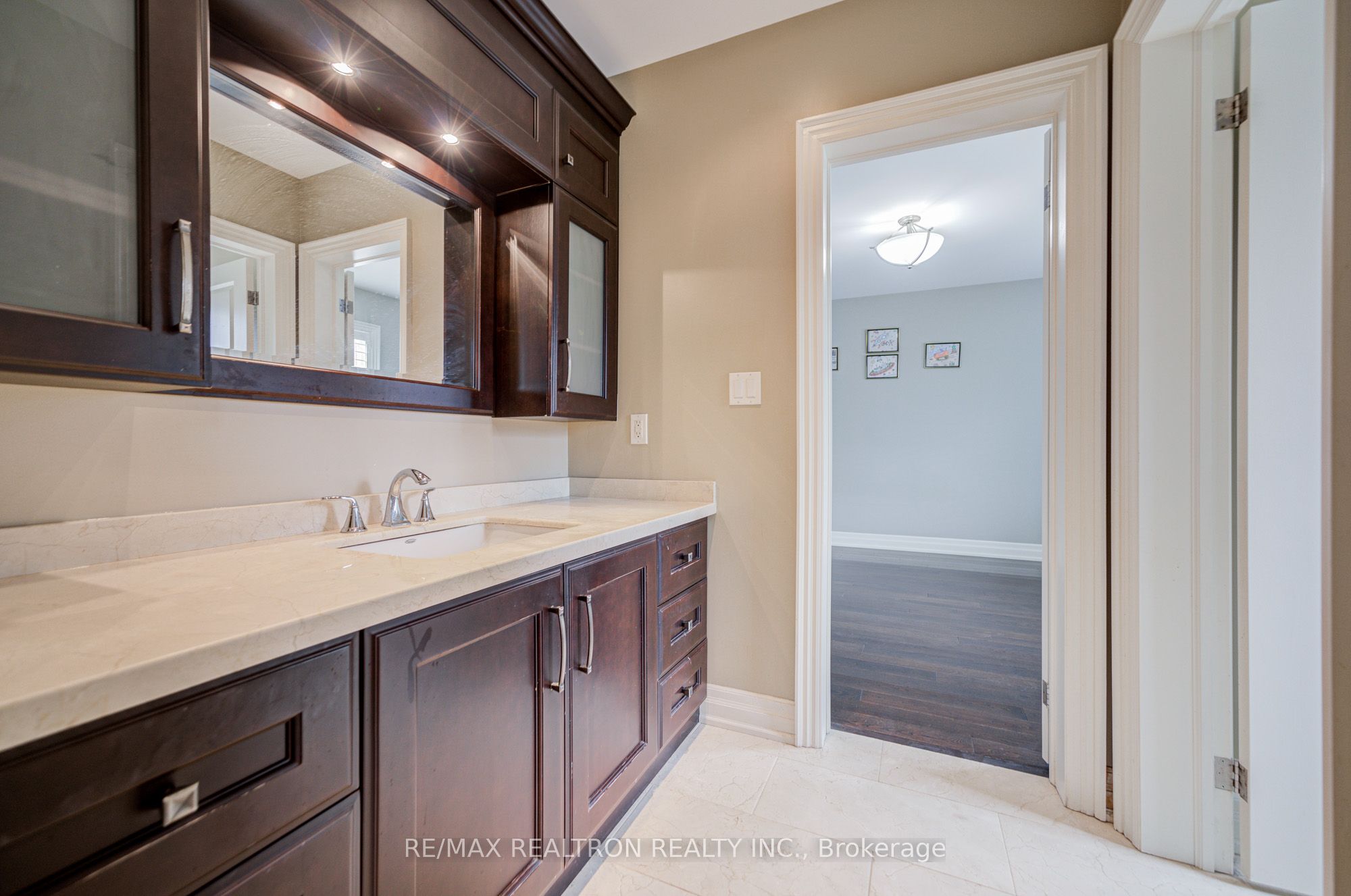 326b Horsham Avenue Property Photo 32