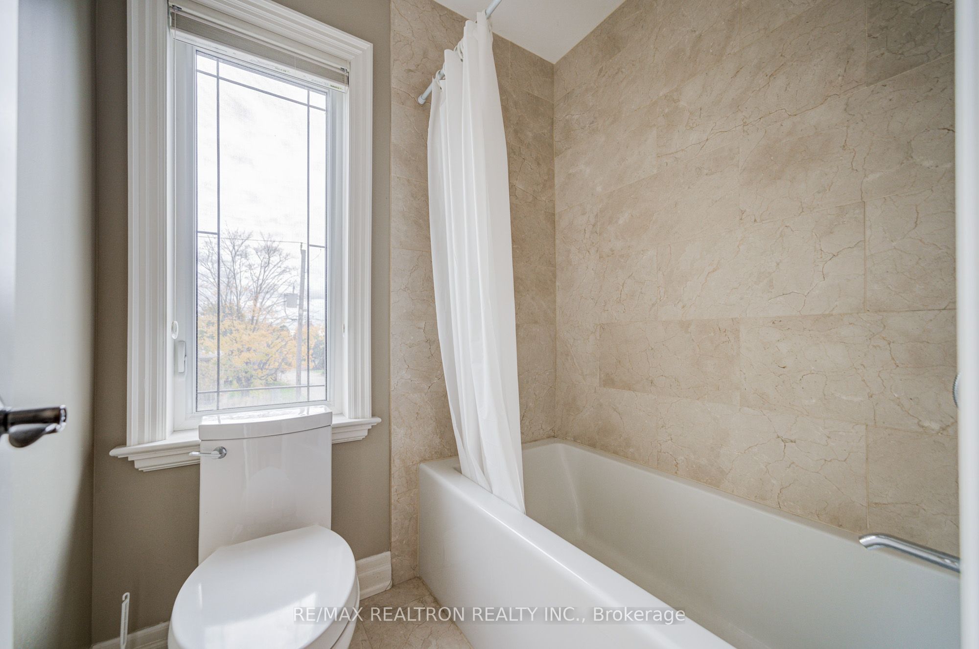 326b Horsham Avenue Property Photo 33