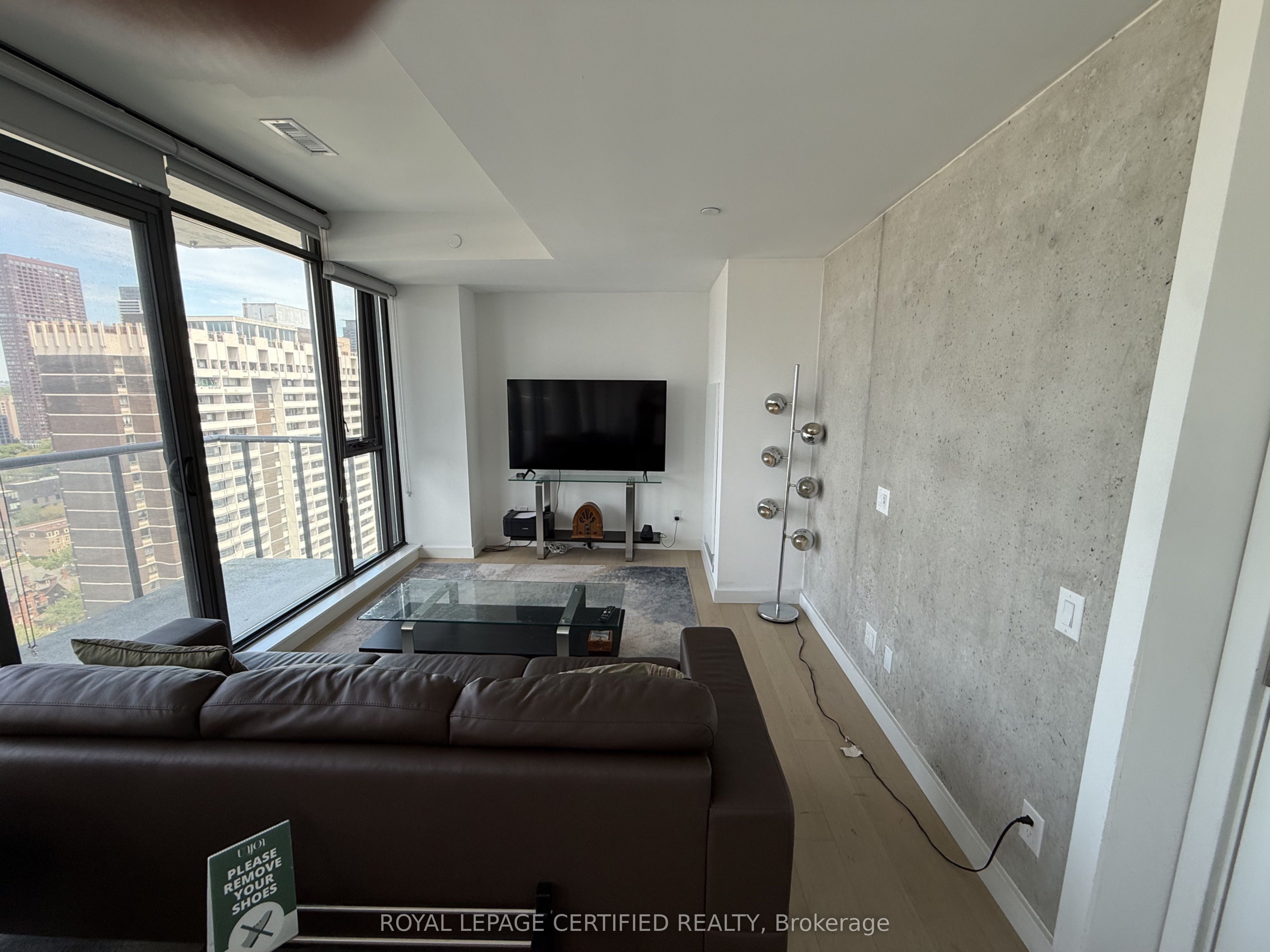 81 Wellesley Street E 2305 Property Photo 4