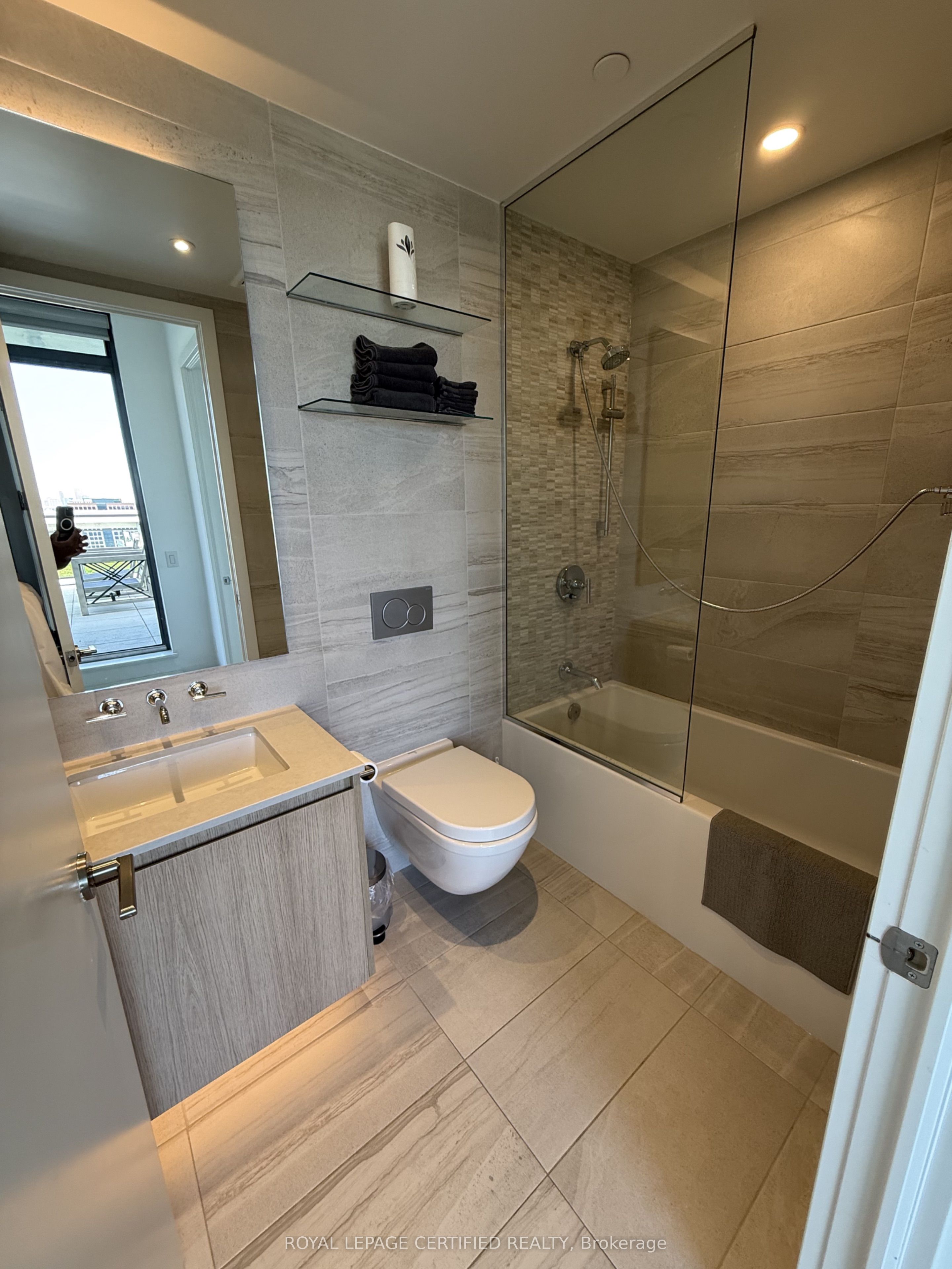 81 Wellesley Street E 2305 Property Photo 8