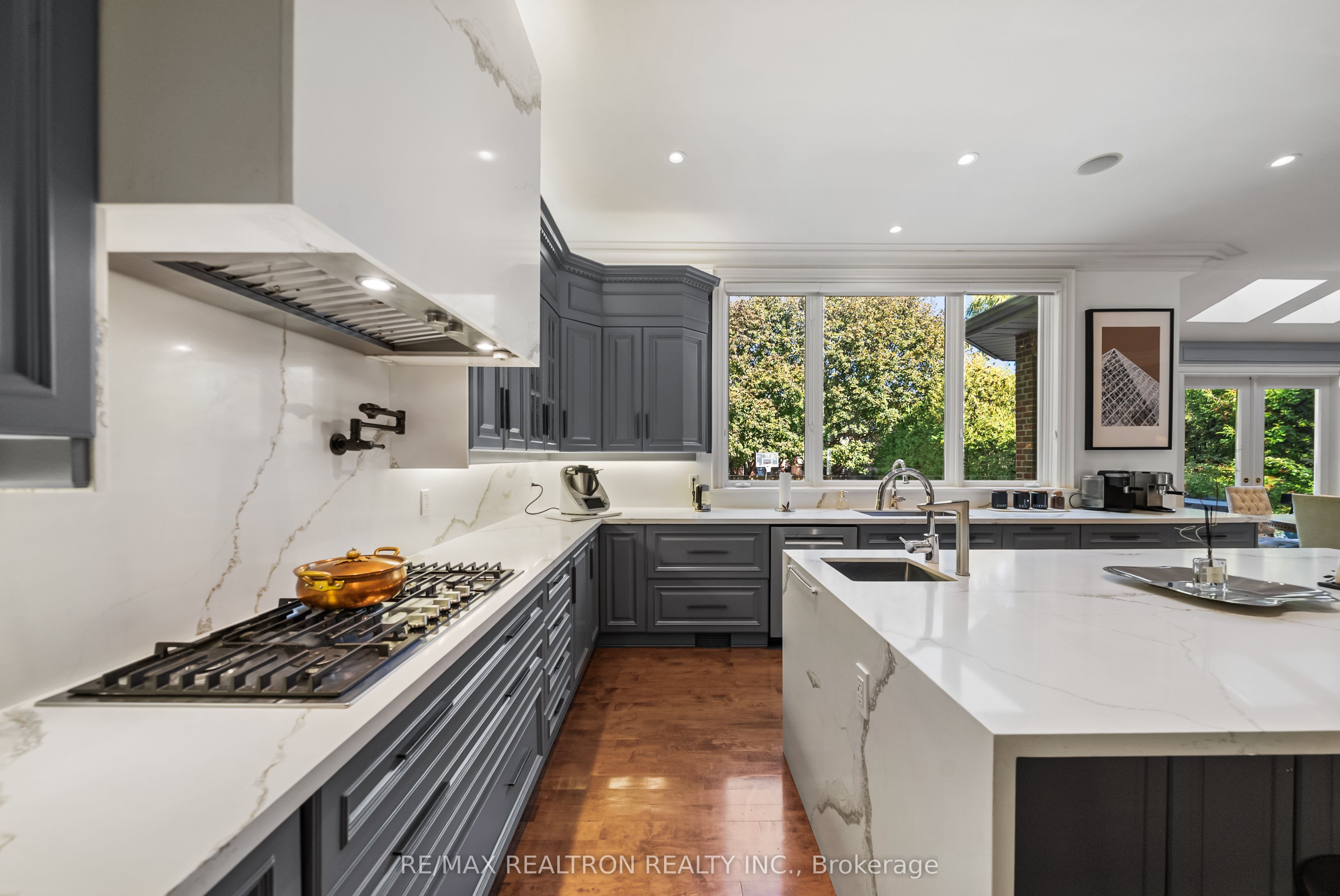 100 Owen Boulevard Property Photo 17